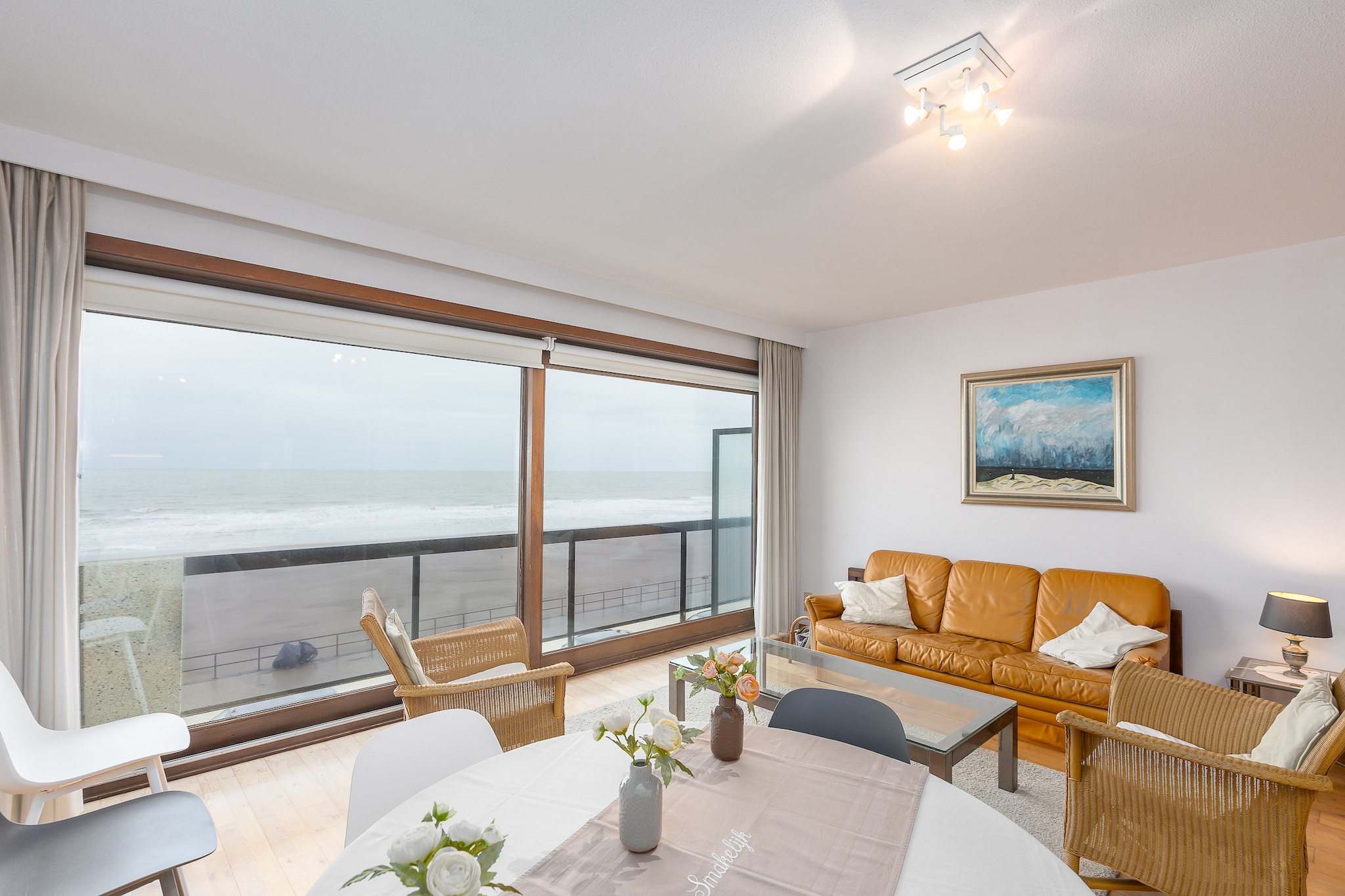 Apartment with sea view and sunny terrace