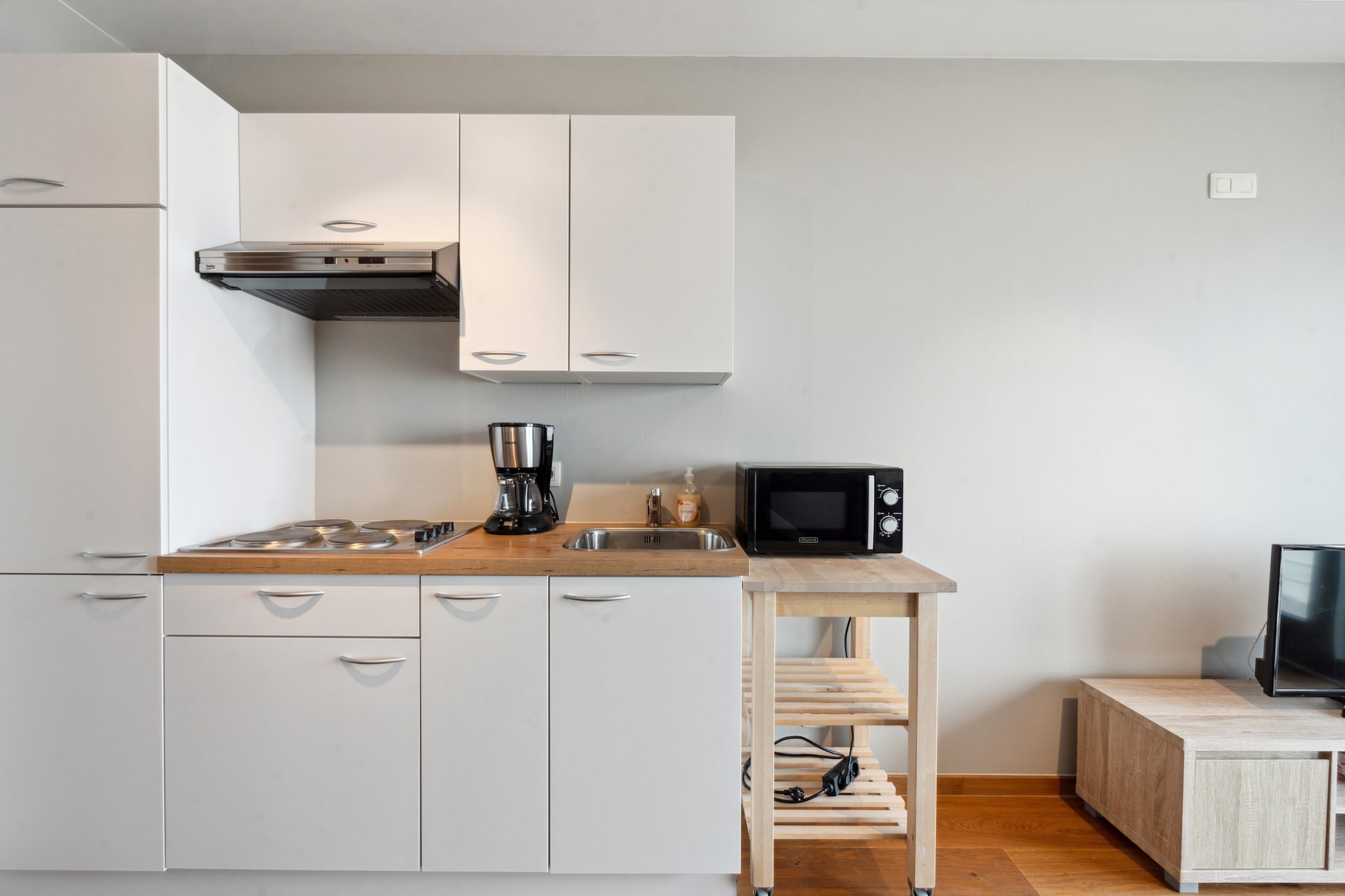 Cosy studio with sea and beach views