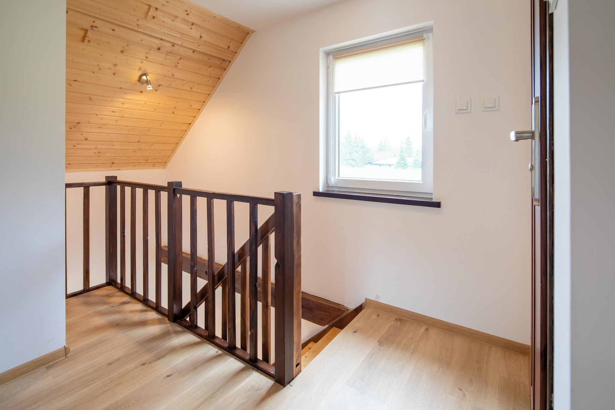 Komfortowe domki wakacyjne dla 5 osób w Lędzinie-Empfangshalle