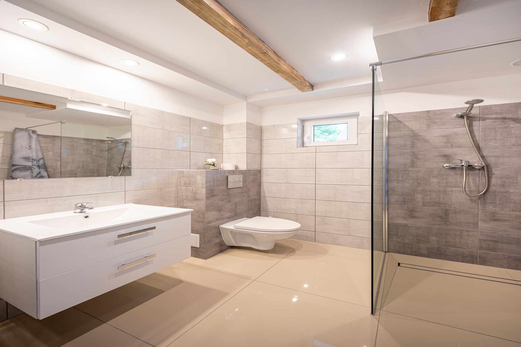 Komfortowe domki wakacyjne dla 6 osób w Lędzinie-Badezimmer