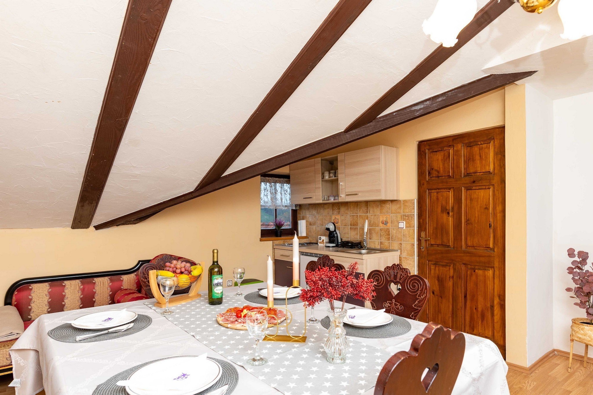 San Vinogradara - One Bedroom Holiday Home with Hot Tube-Eetkamer