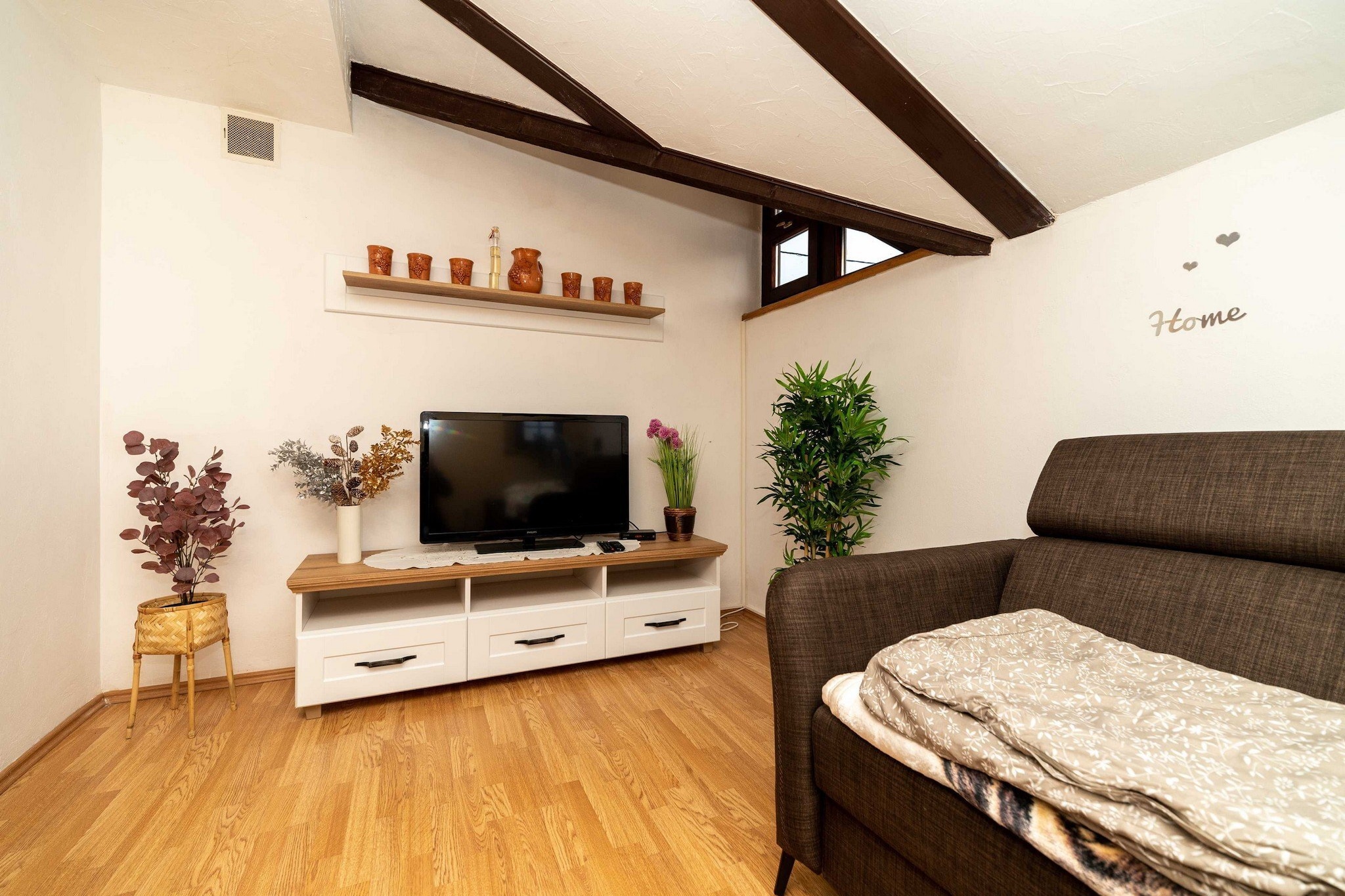 San Vinogradara - One Bedroom Holiday Home with Hot Tube-Woonkamer