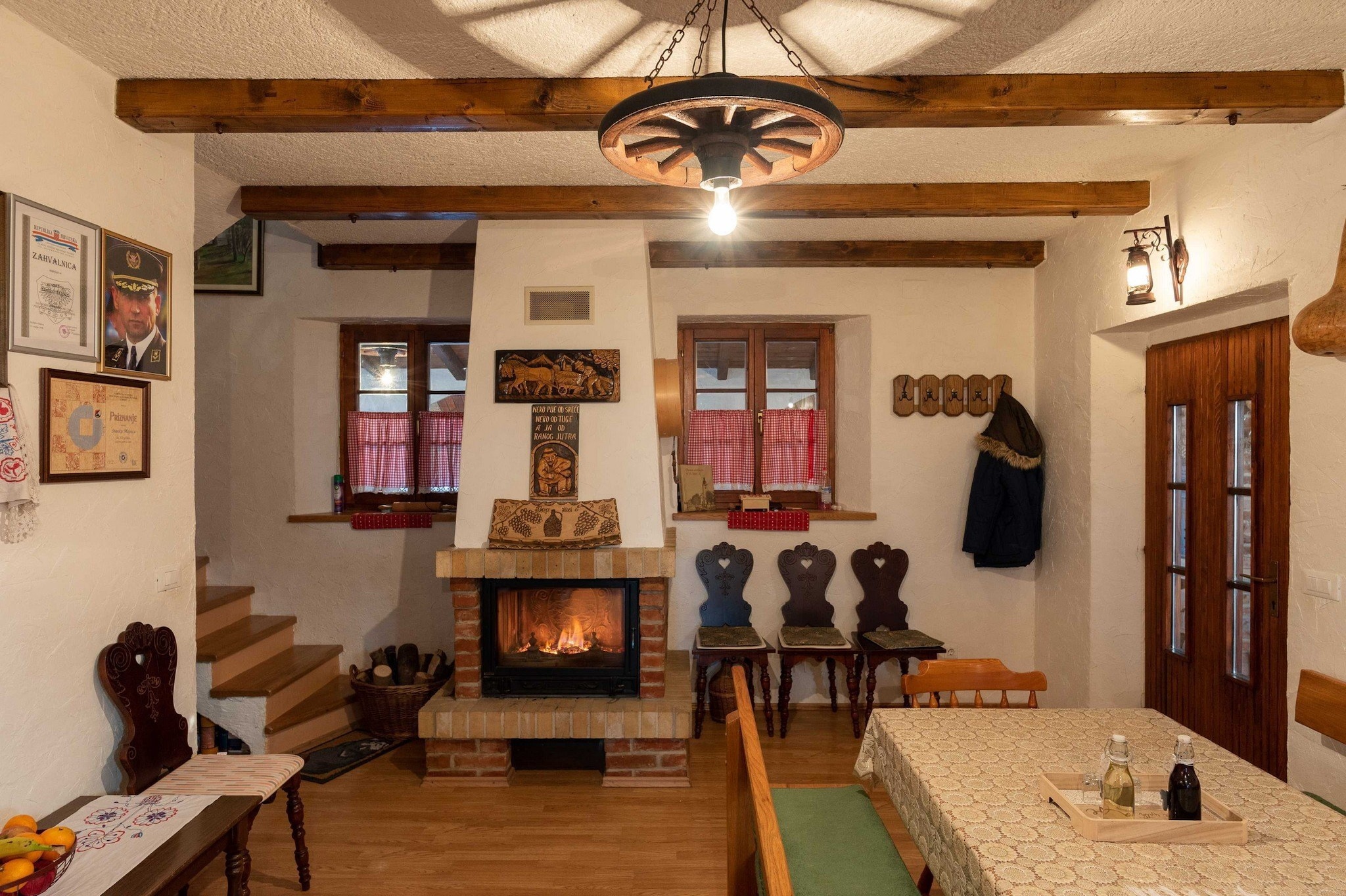 San Vinogradara - One Bedroom Holiday Home with Hot Tube-Woonkamer