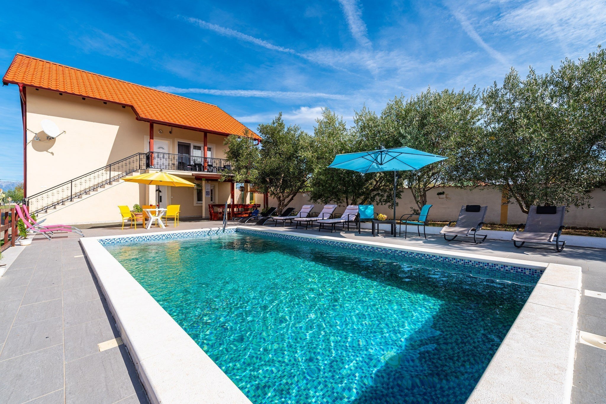 Holiday Home Villa Vesna Lux - Five Bedroom Villa with Swimming Pool-Pool