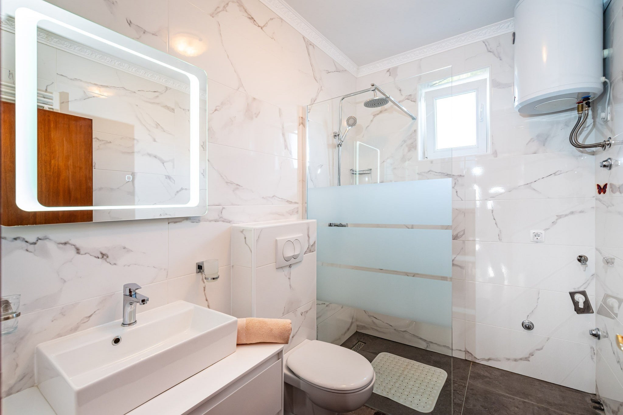 Holiday Home Villa Vesna Lux - Five Bedroom Villa with Swimming Pool-Bathroom