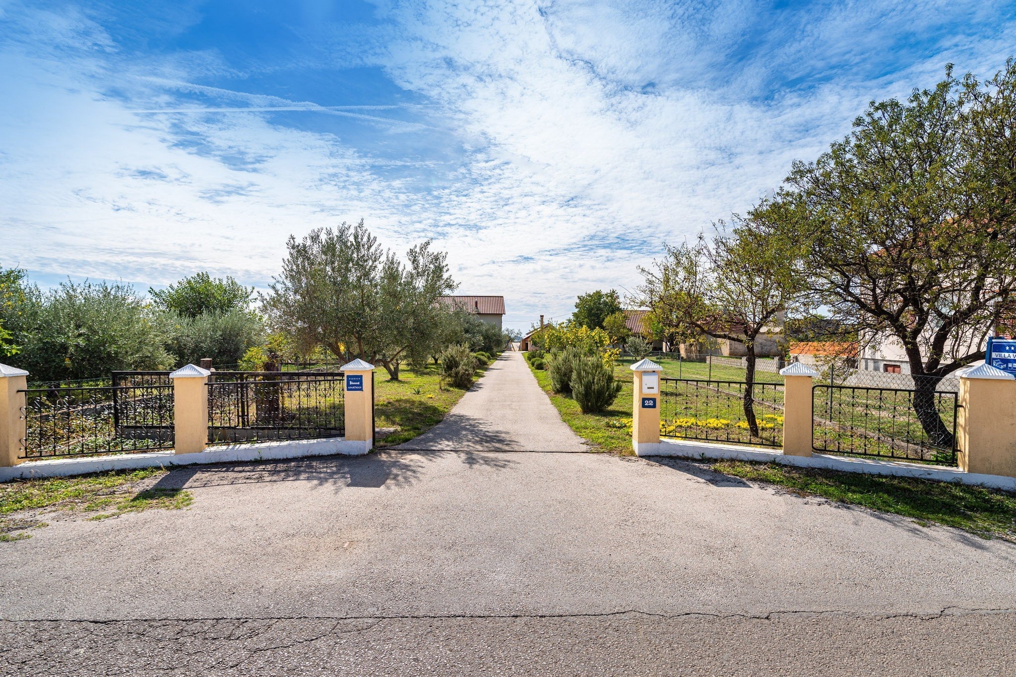 Holiday Home Villa Vesna Lux - Five Bedroom Villa with Swimming Pool