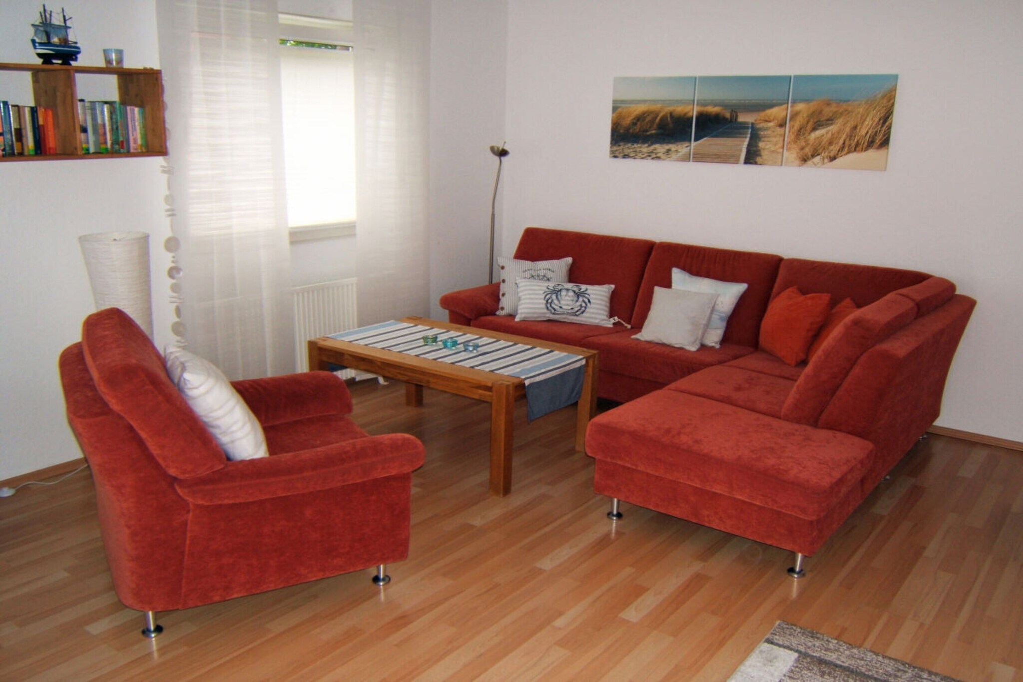 51 m² holiday apartment on the first floor of a detached holiday home, 1 bedroom, 2 beds, large south-facing balcony