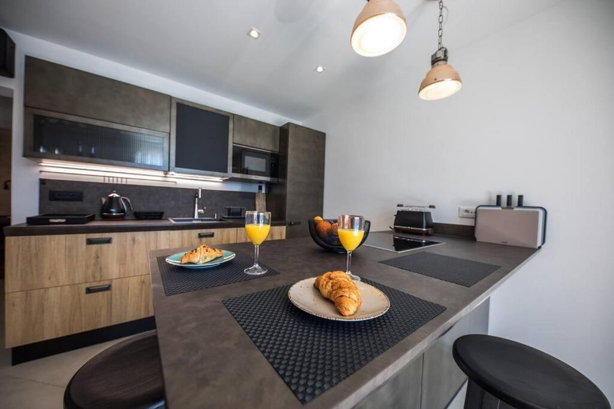 Buena Vista - Two Bedroom Holiday Home with Swimming pool-Dining room