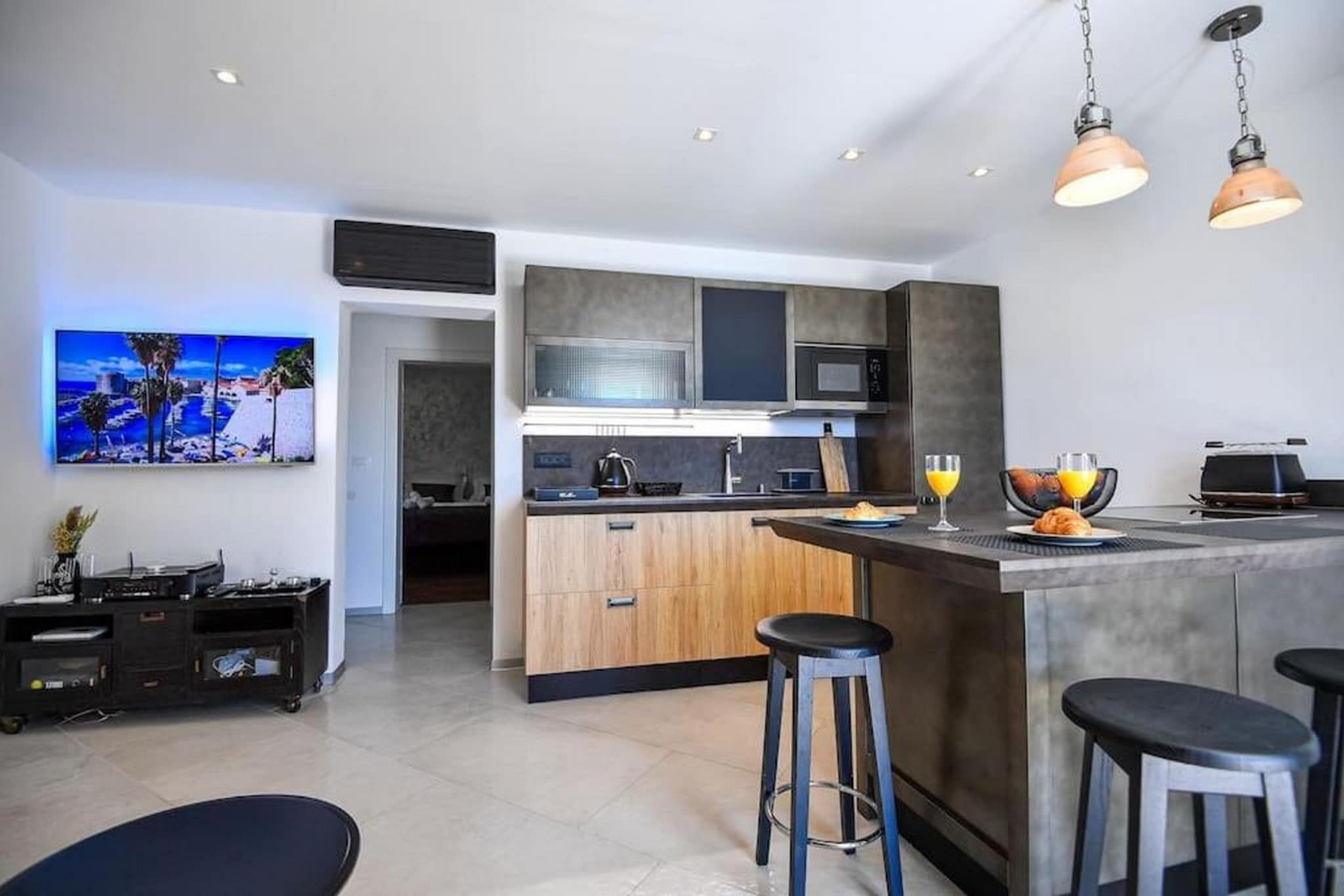 Buena Vista - Two Bedroom Holiday Home with Swimming pool-Kitchen