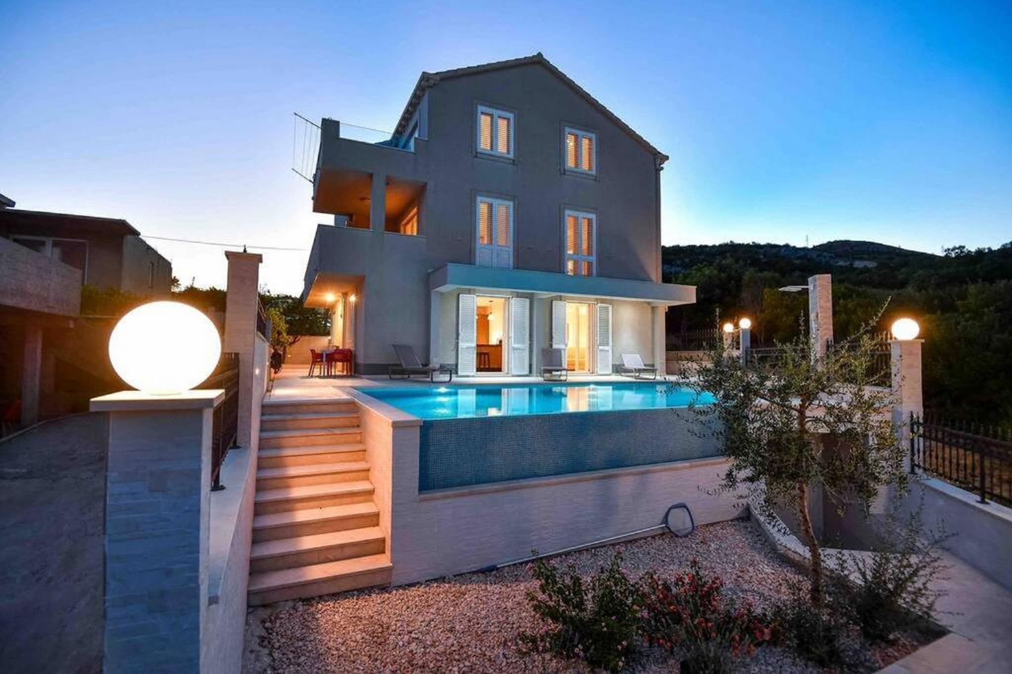 Buena Vista - Two Bedroom Holiday Home with Swimming pool-View