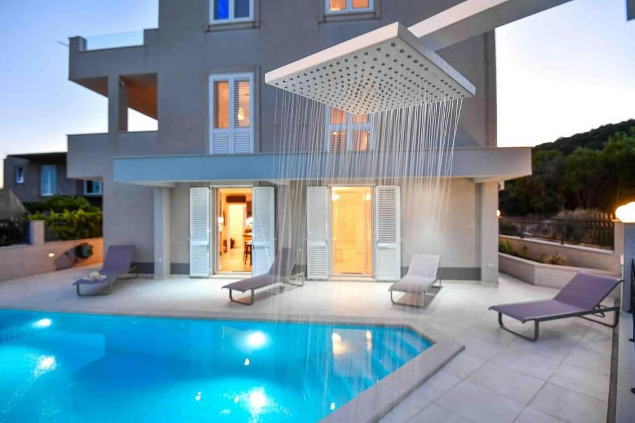 Buena Vista - Two Bedroom Holiday Home with Swimming pool
