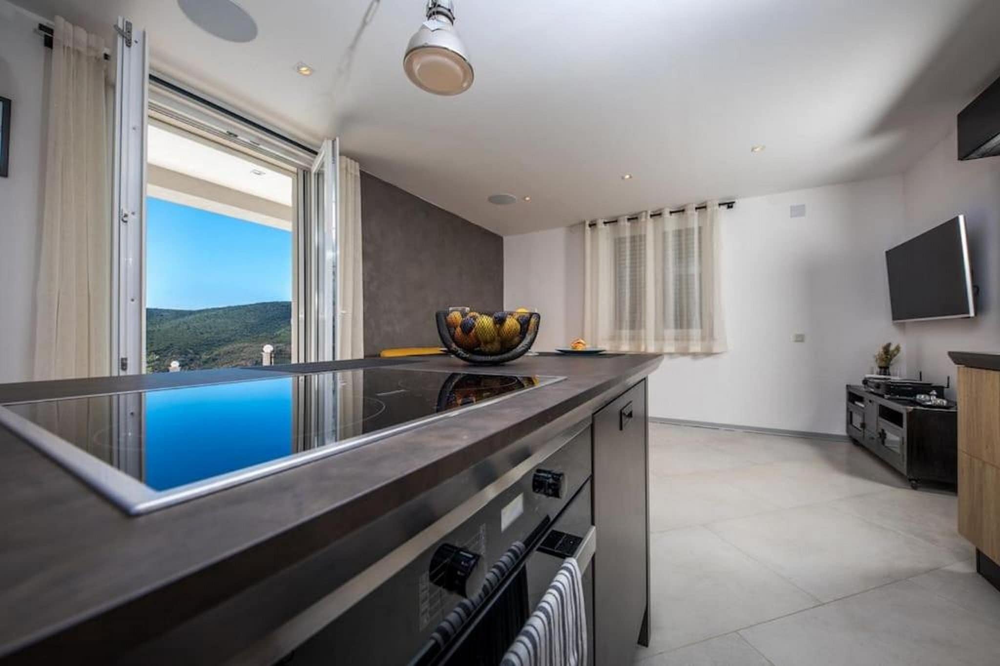 Buena Vista - Two Bedroom Holiday Home with Swimming pool-Kitchen