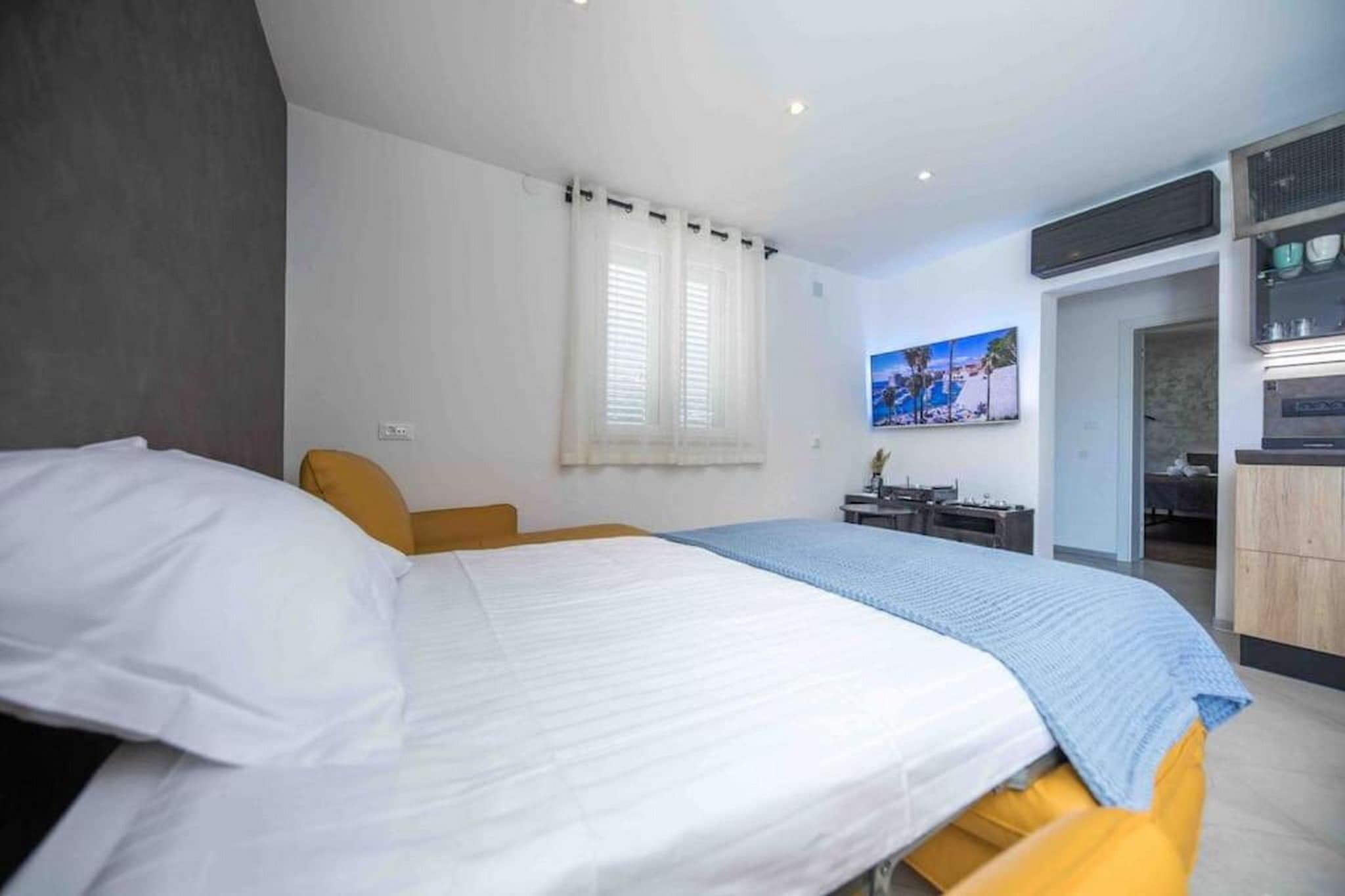 Buena Vista - Two Bedroom Holiday Home with Swimming pool-Bedroom