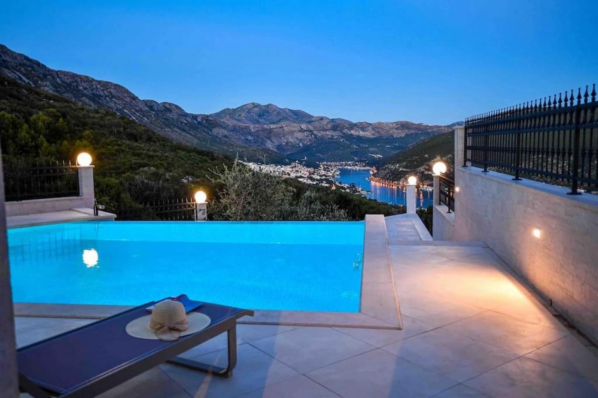 Buena Vista - Two Bedroom Holiday Home with Swimming pool-Pool