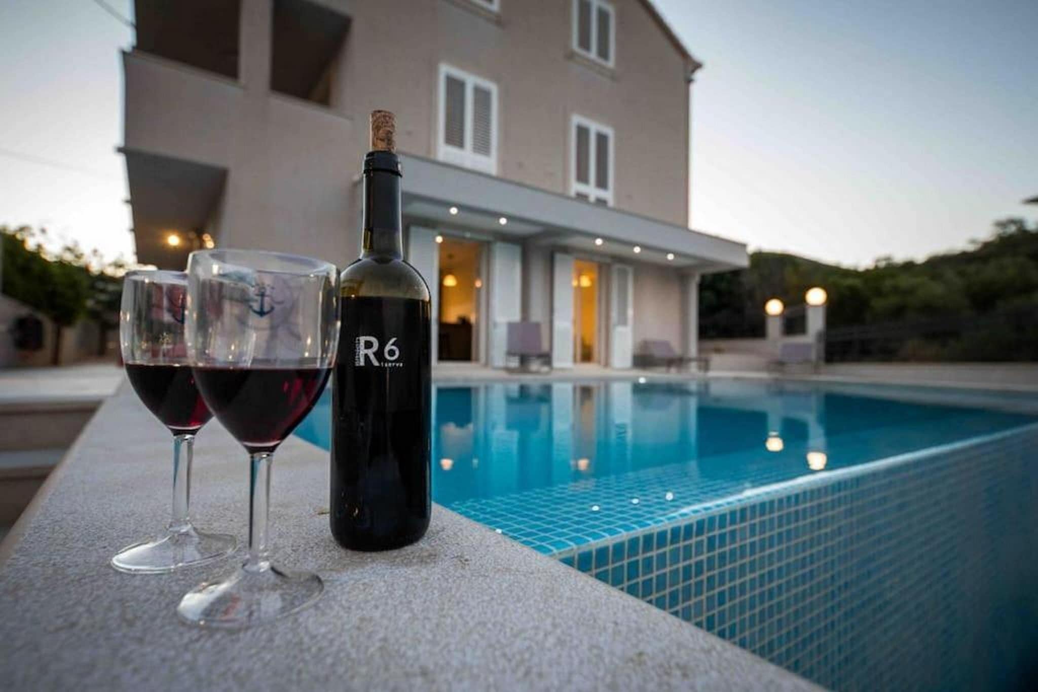 Buena Vista - Two Bedroom Holiday Home with Swimming pool-Terrace