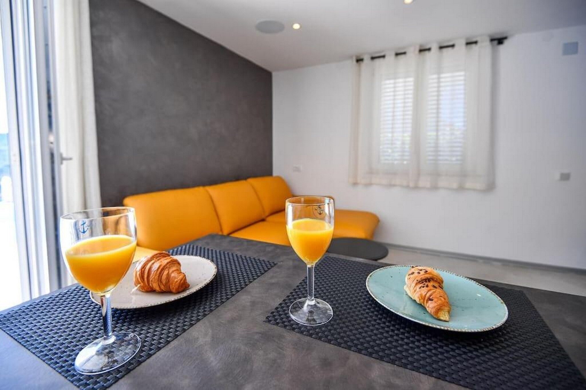 Buena Vista - Two Bedroom Holiday Home with Swimming pool-Dining room