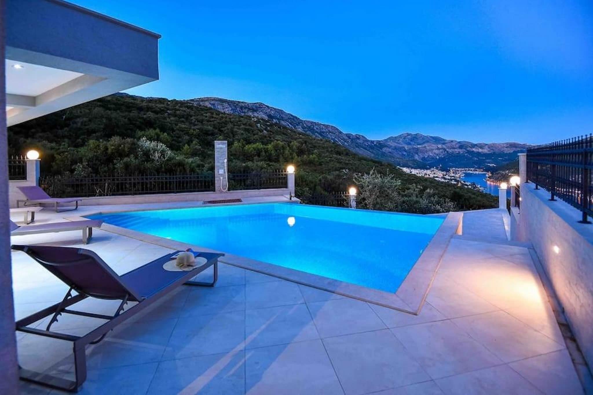 Buena Vista - Two Bedroom Holiday Home with Swimming pool-Pool