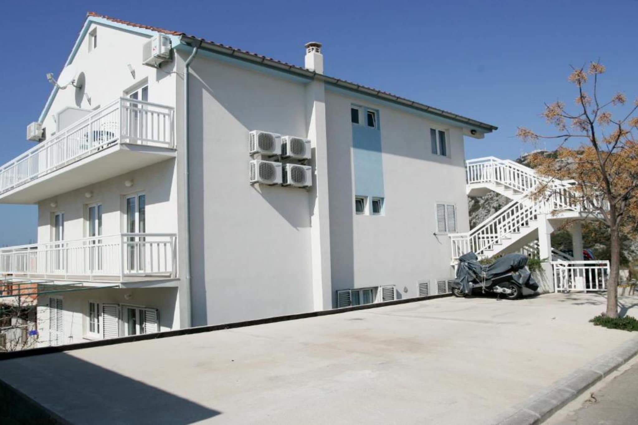 Apartments Trogrlić - Studio with Balcony and Sea View-Extérieur