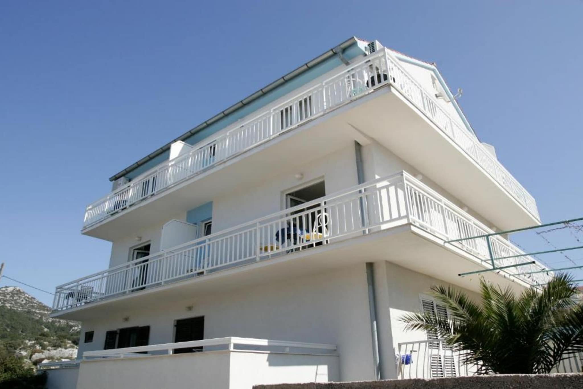 Apartments Trogrlić - Studio with Balcony and Sea View-Extérieur