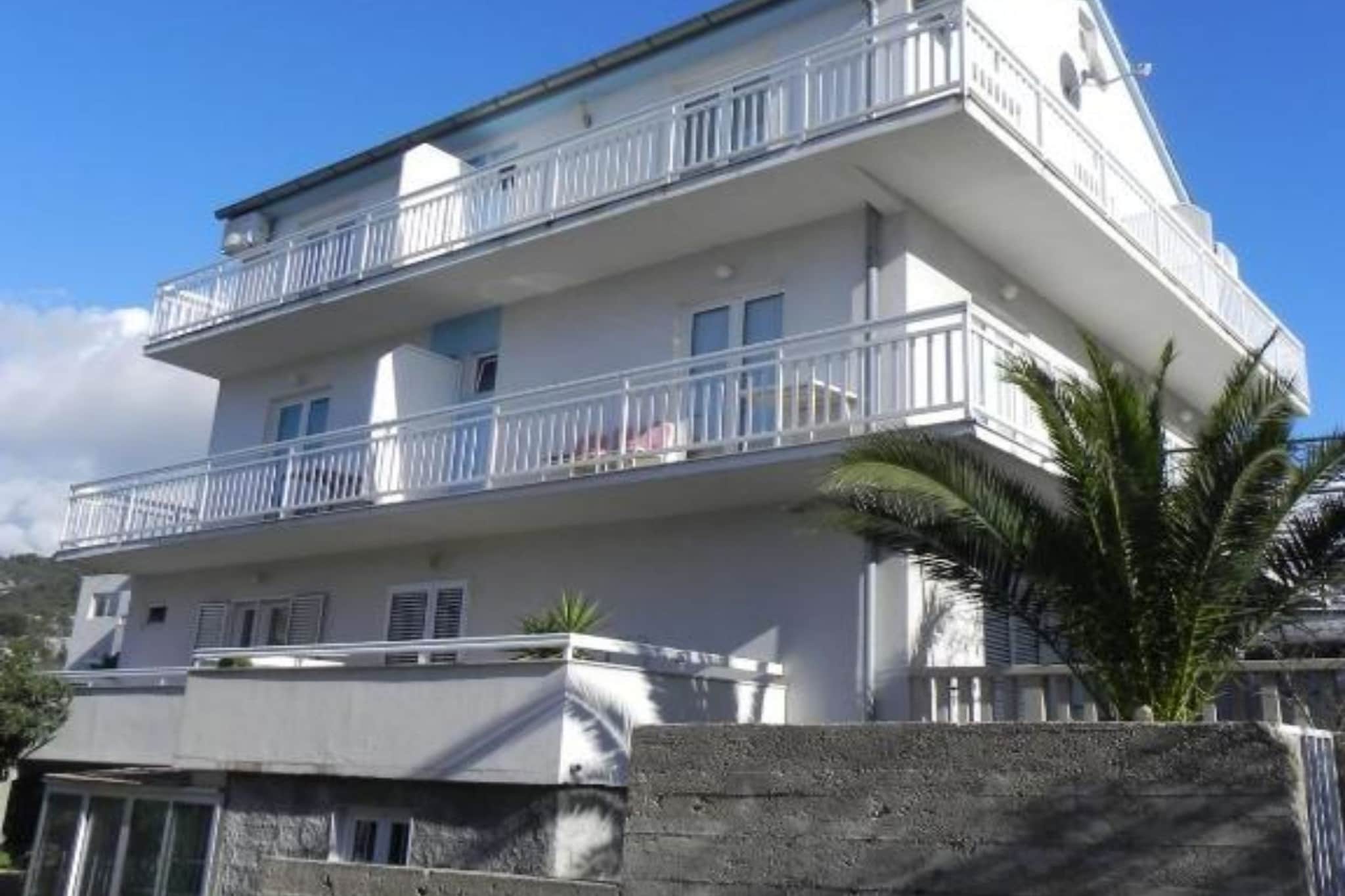Apartments Trogrlić - Studio with Balcony and Sea View-Extérieur