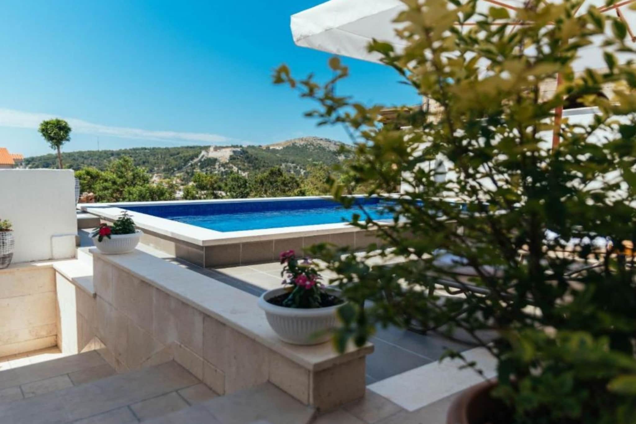 Apartments Trogrlić - Comfort One-Bedroom Apartment with Balcony and Sea View-Piscine