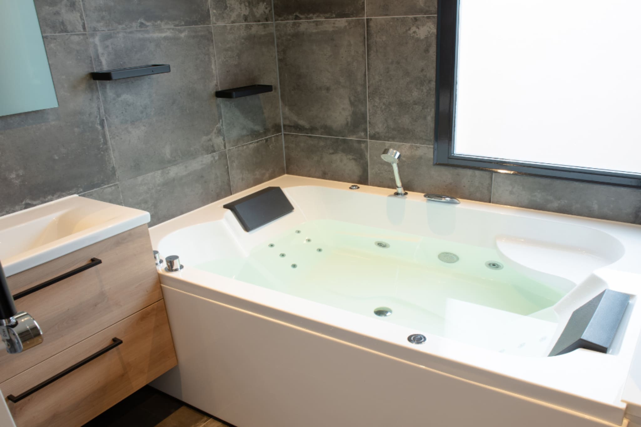 6 pers Welness huis 83 - Bathroom