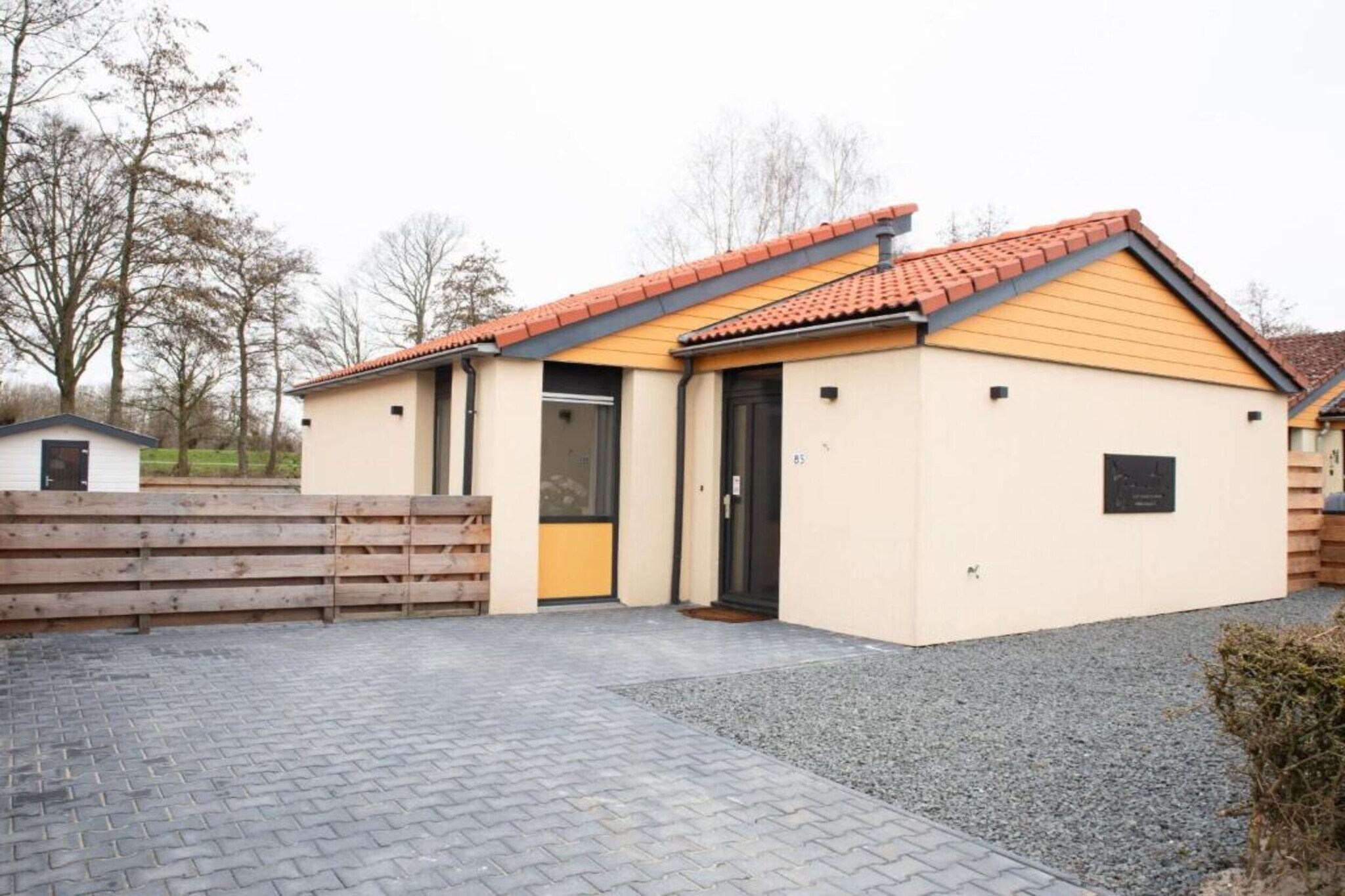 6 pers Welness huis 83-Buitenkant zomer