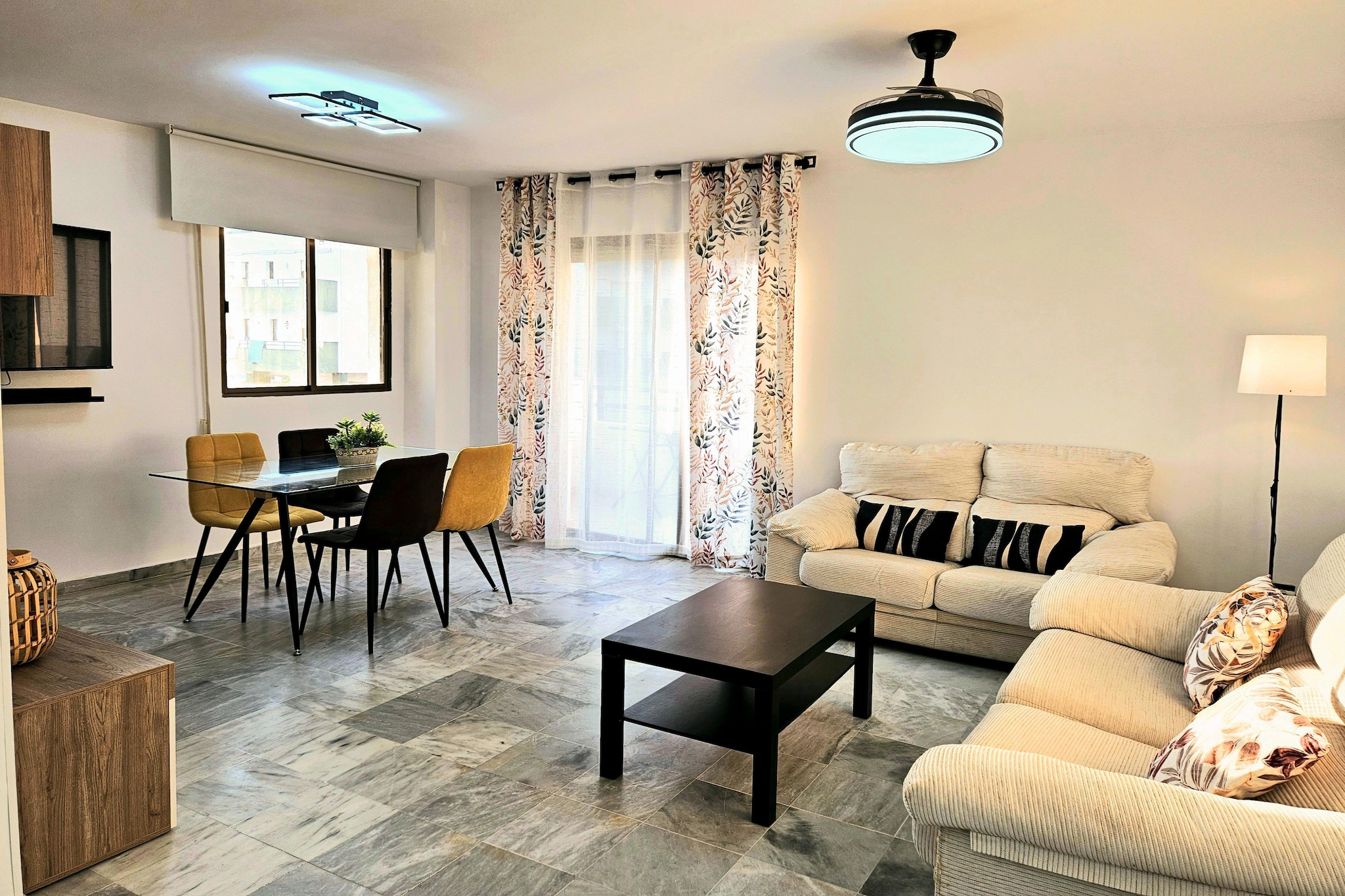 Apartment in Roquetas near Playa Serena Beach.