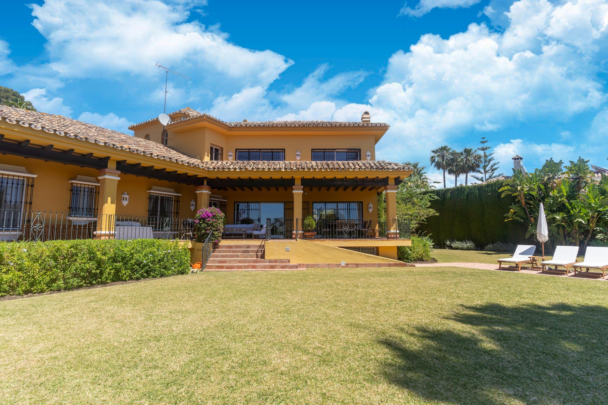 Casa Amarilla-Exterior summer
