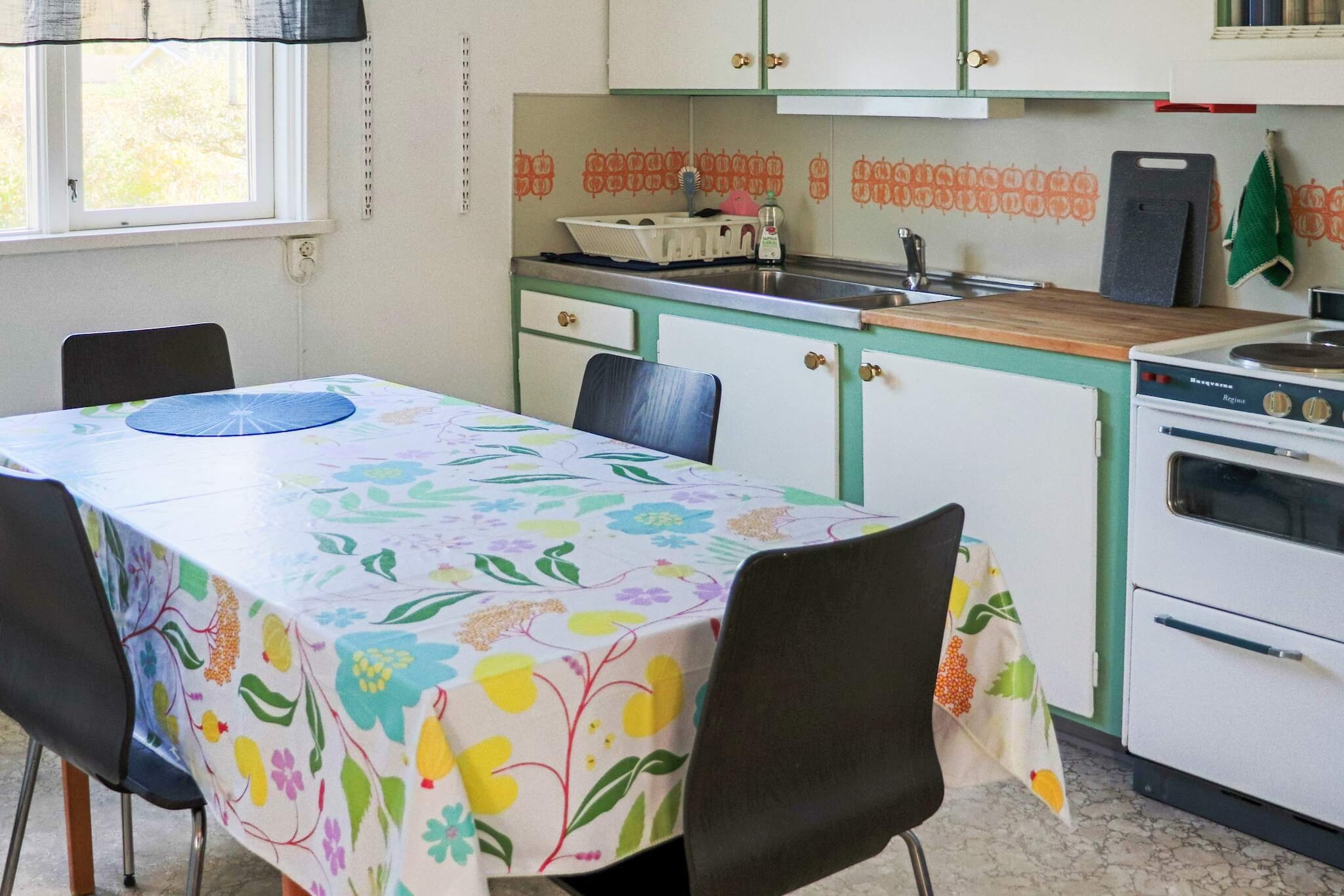 Welcoming cottage near the sea - Binnen