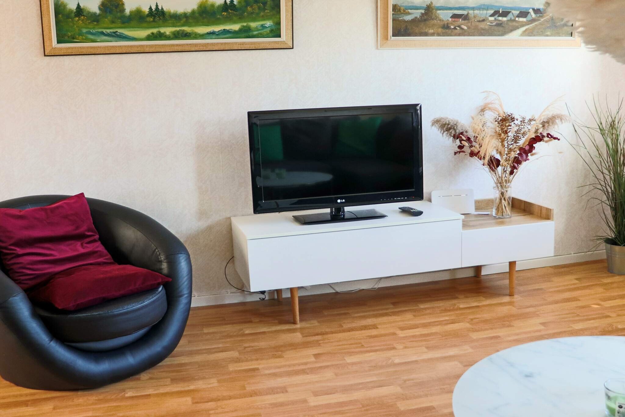 Welcoming cottage near the sea - Binnen