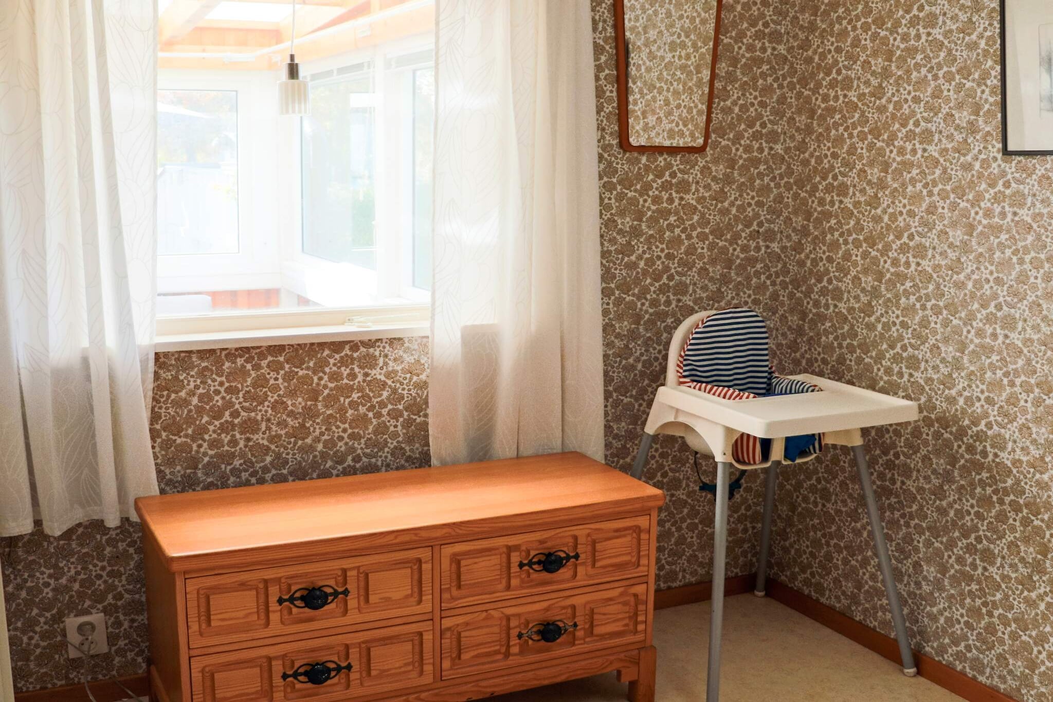 Welcoming cottage near the sea - Binnen