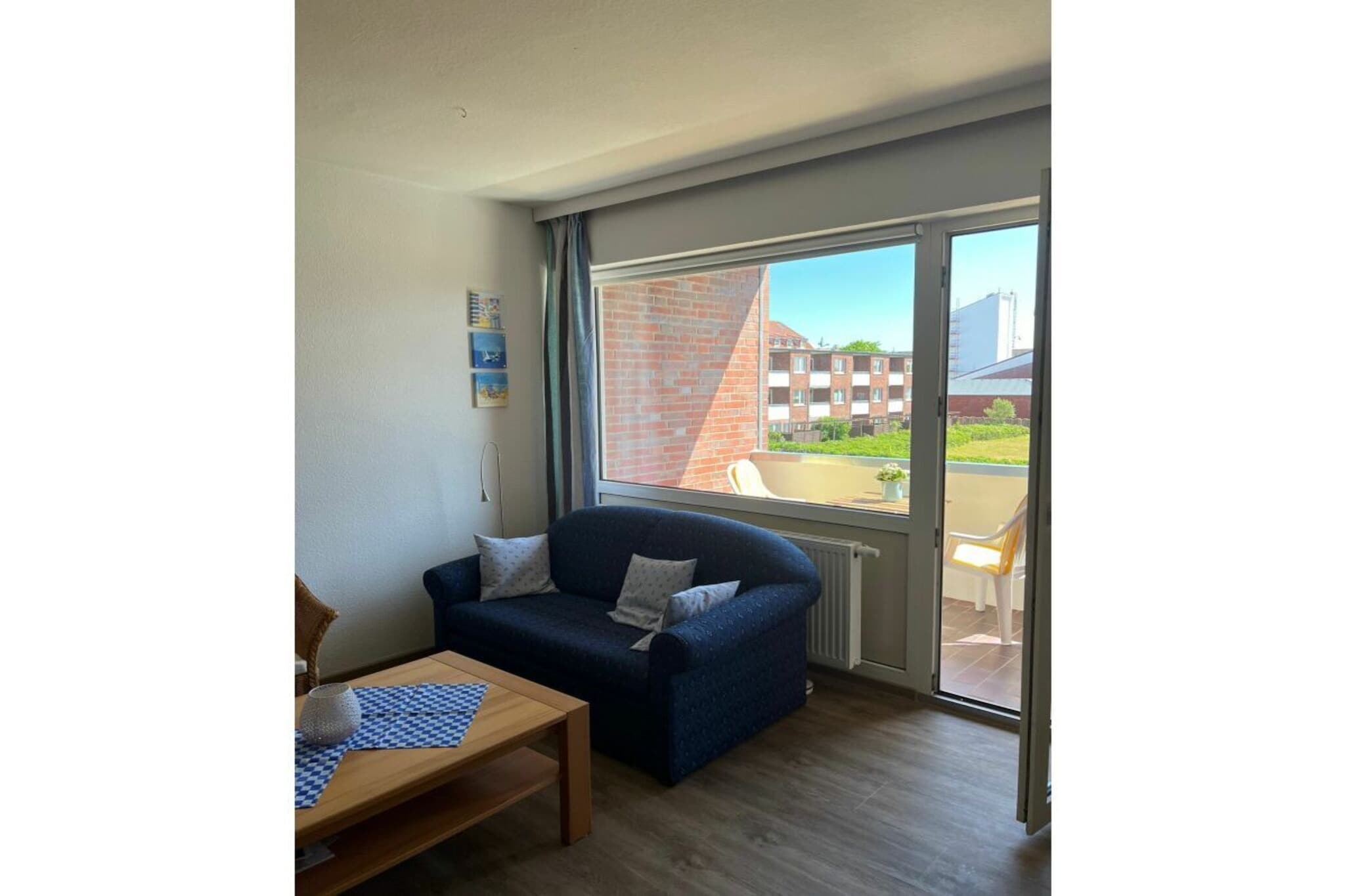 Hot Water, Internet Access DSL, Vacuum Cleaner, hallway(Mirror, Wardrobe Coatrack), Kitchen(microwave), Living/diningroom(Sofa, TV, dining table), bedroom(Wardrobe, double bed), bathroom(Mirror, toilet, shower, washbasin, hairdryer), tumble dryer, washing machine, balcony(garden furniture), iron, drying cabinet