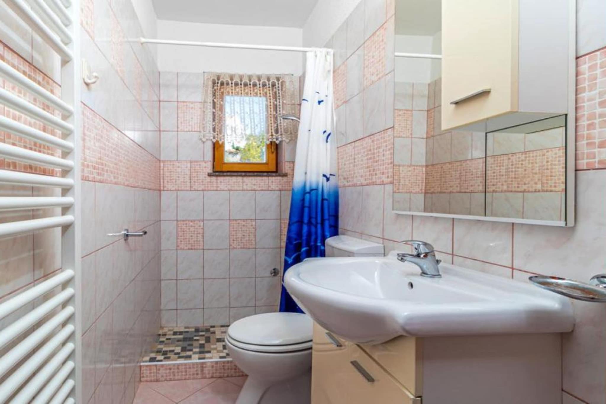 Apartments Panorama - Two Bedroom Apartment with  Terrace and Sea View (1)-Badezimmer