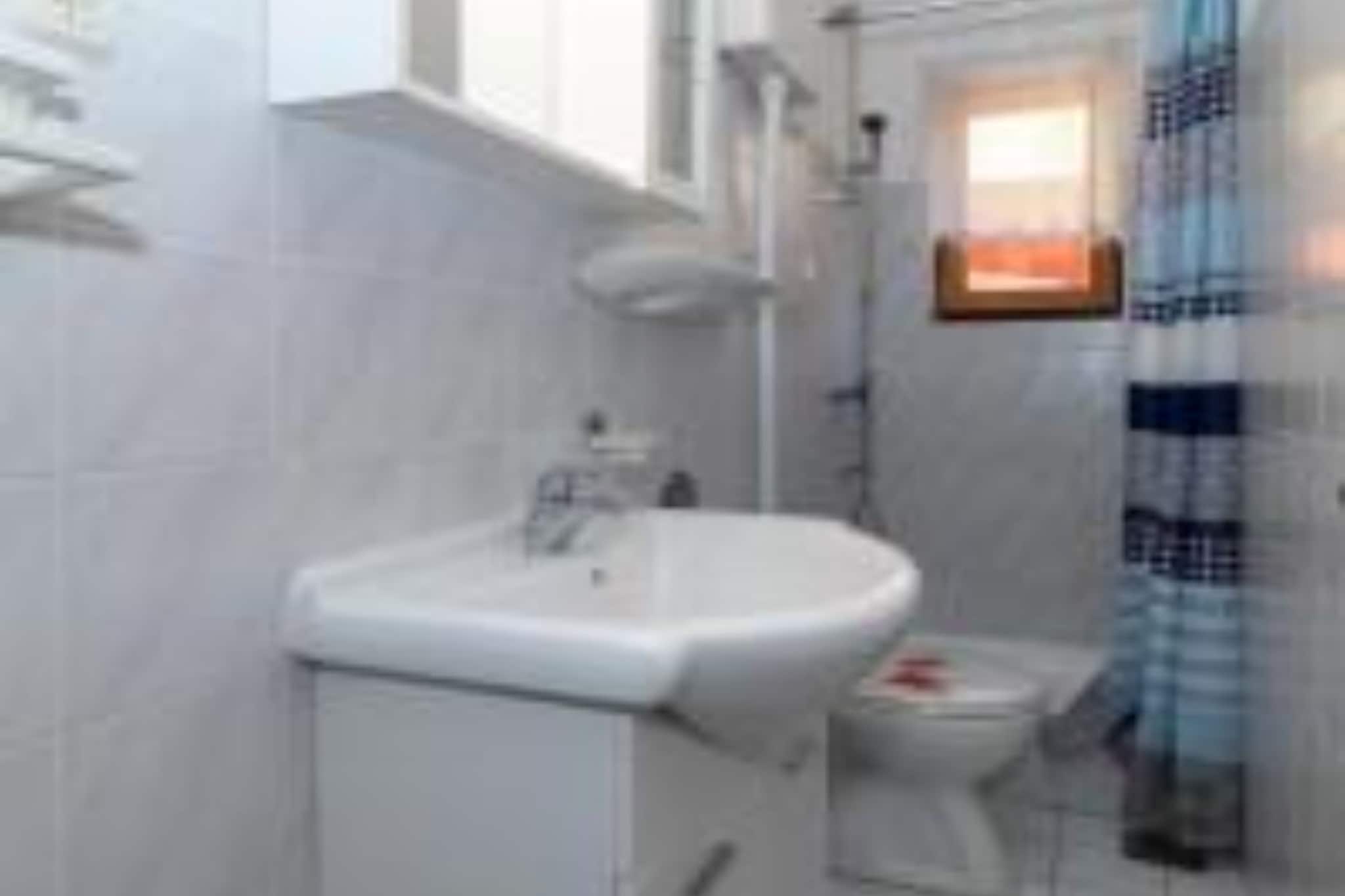 Apartments Panorama - Two Bedroom Apartment with  Terrace and Sea View (1)-Badezimmer