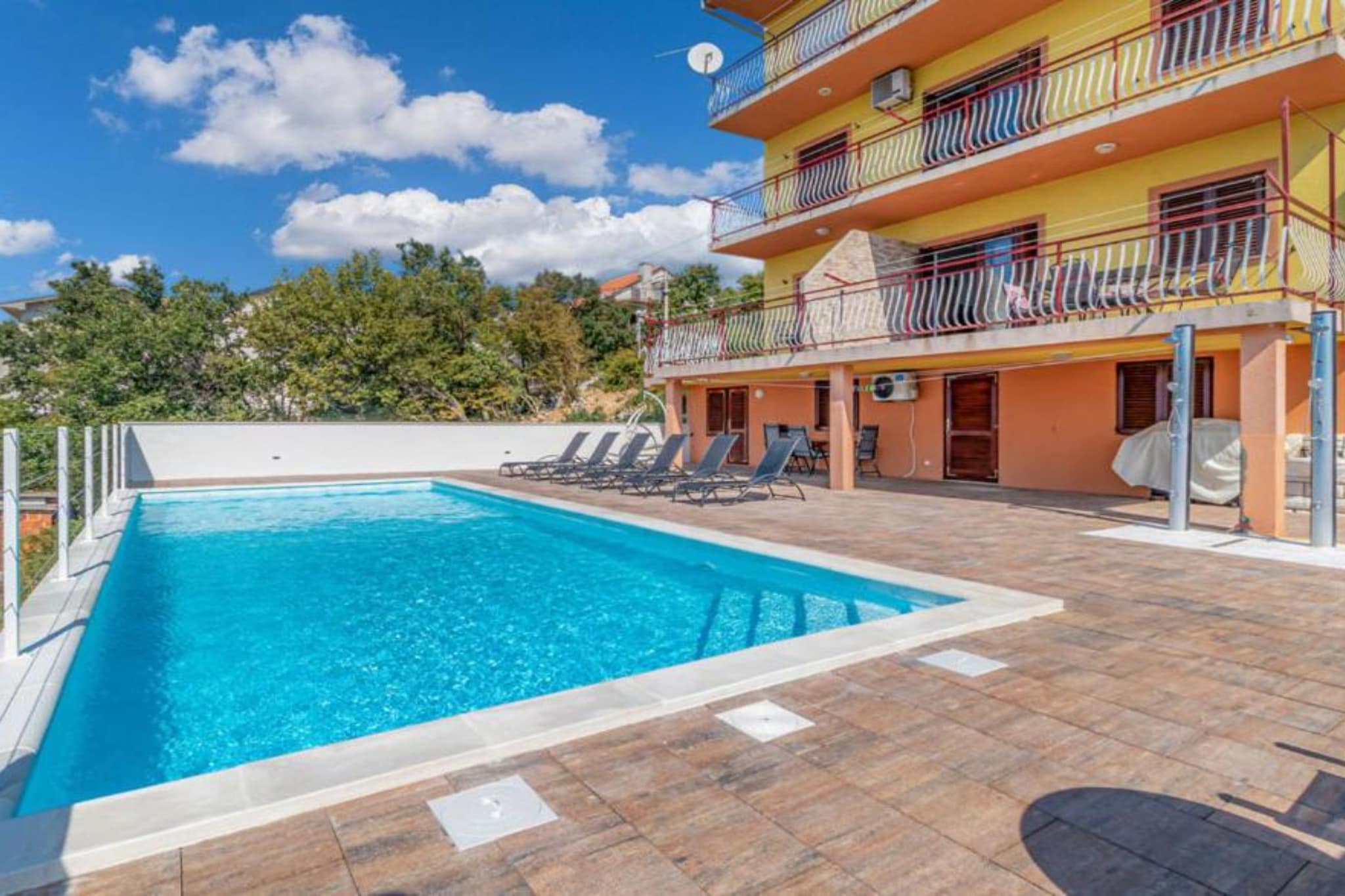 Apartments Panorama - Two Bedroom Apartment with  Terrace and Sea View (1)-Schwimmbad