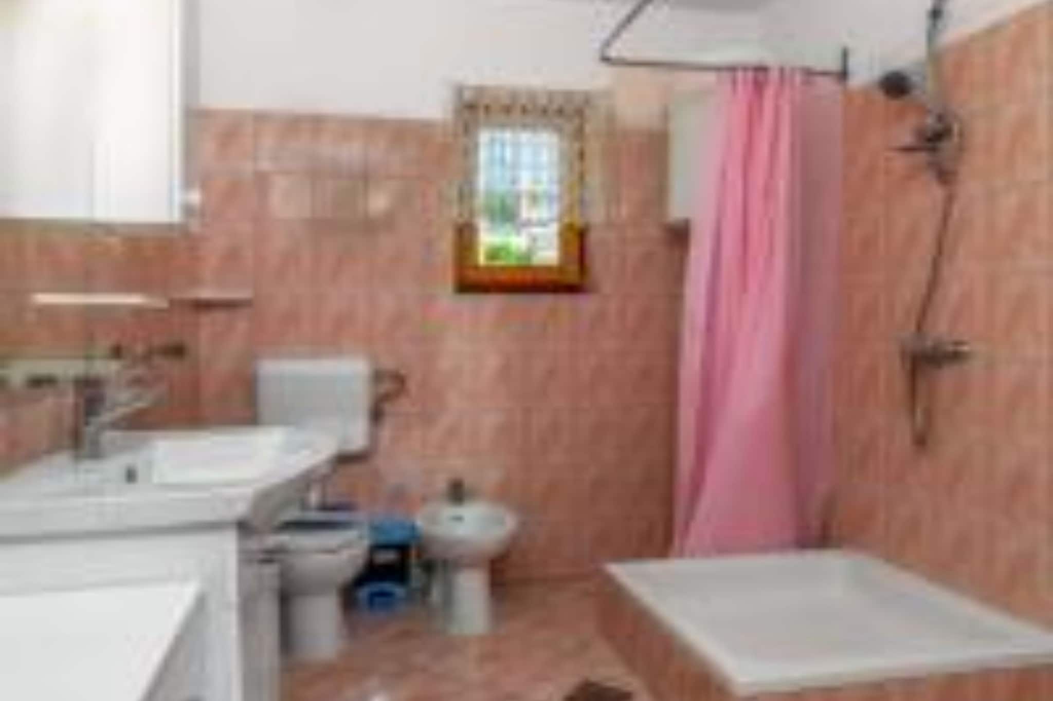 Apartments Panorama - Three Bedroom Apartment with Balcony and Sea View (3)-Badezimmer