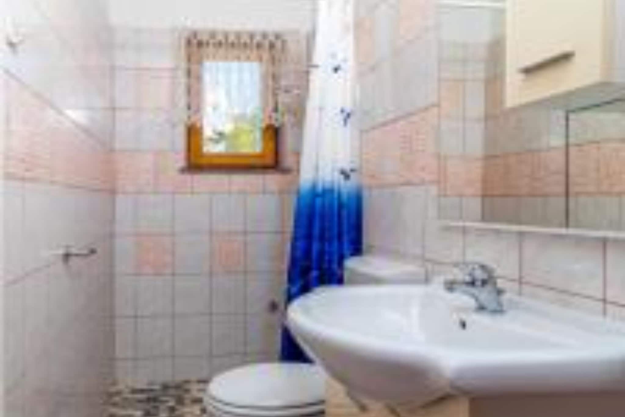 Apartments Panorama - Three Bedroom Apartment with Balcony and Sea View (3)-Badezimmer