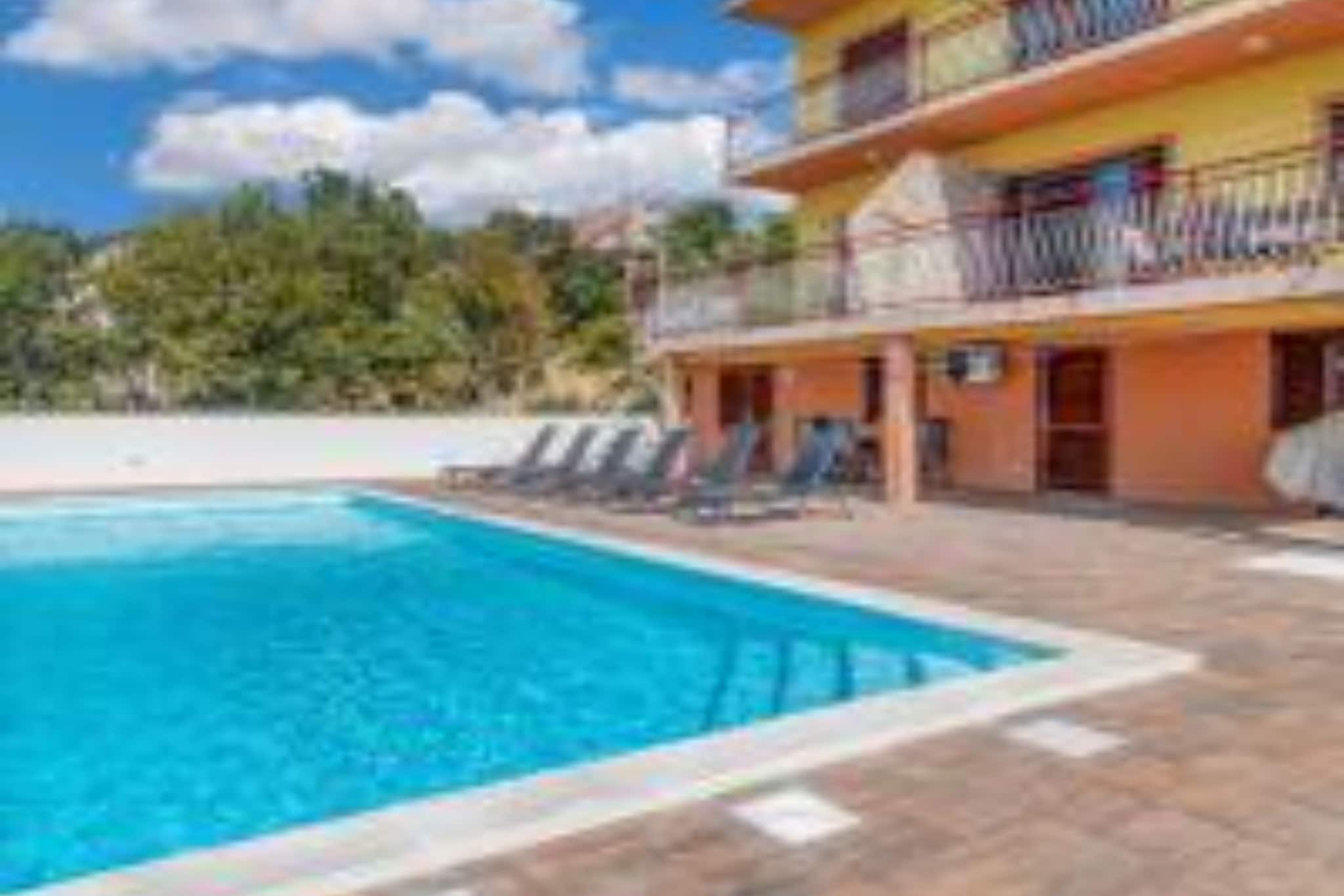 Apartments Panorama - Three Bedroom Apartment with Balcony and Sea View (3)-Schwimmbad
