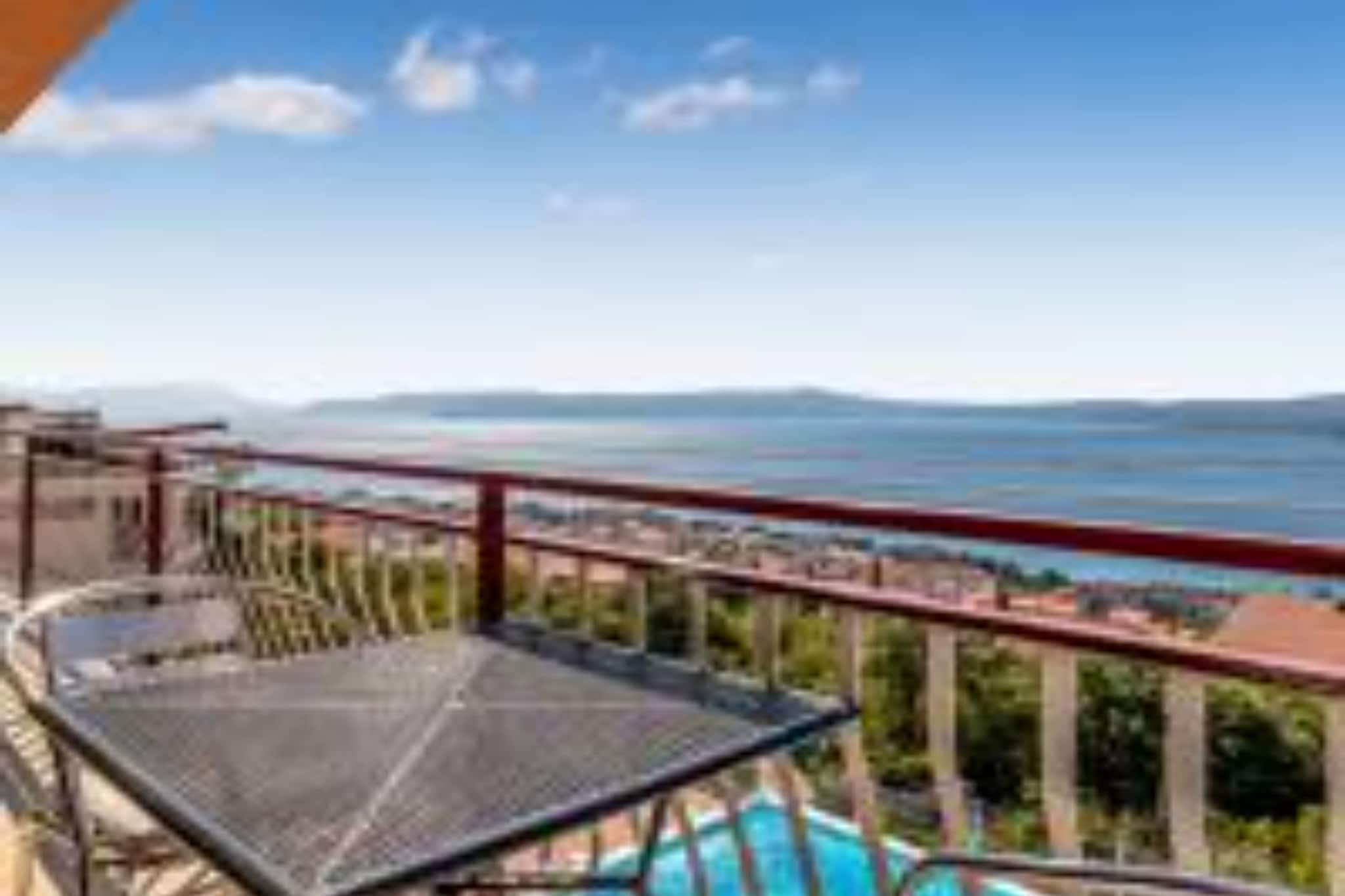 Apartments Panorama - Three Bedroom Apartment with Balcony and Sea View (3)-Terrassenbalkon