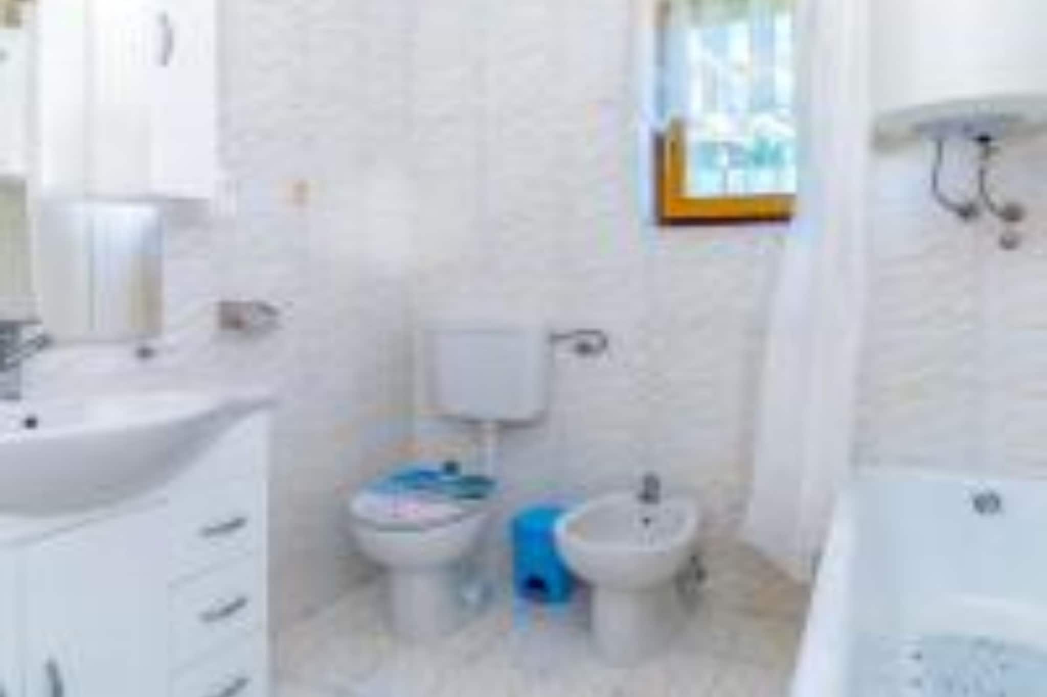 Apartments Panorama - Three Bedroom Apartment with Balcony and Sea View (4)-Badezimmer