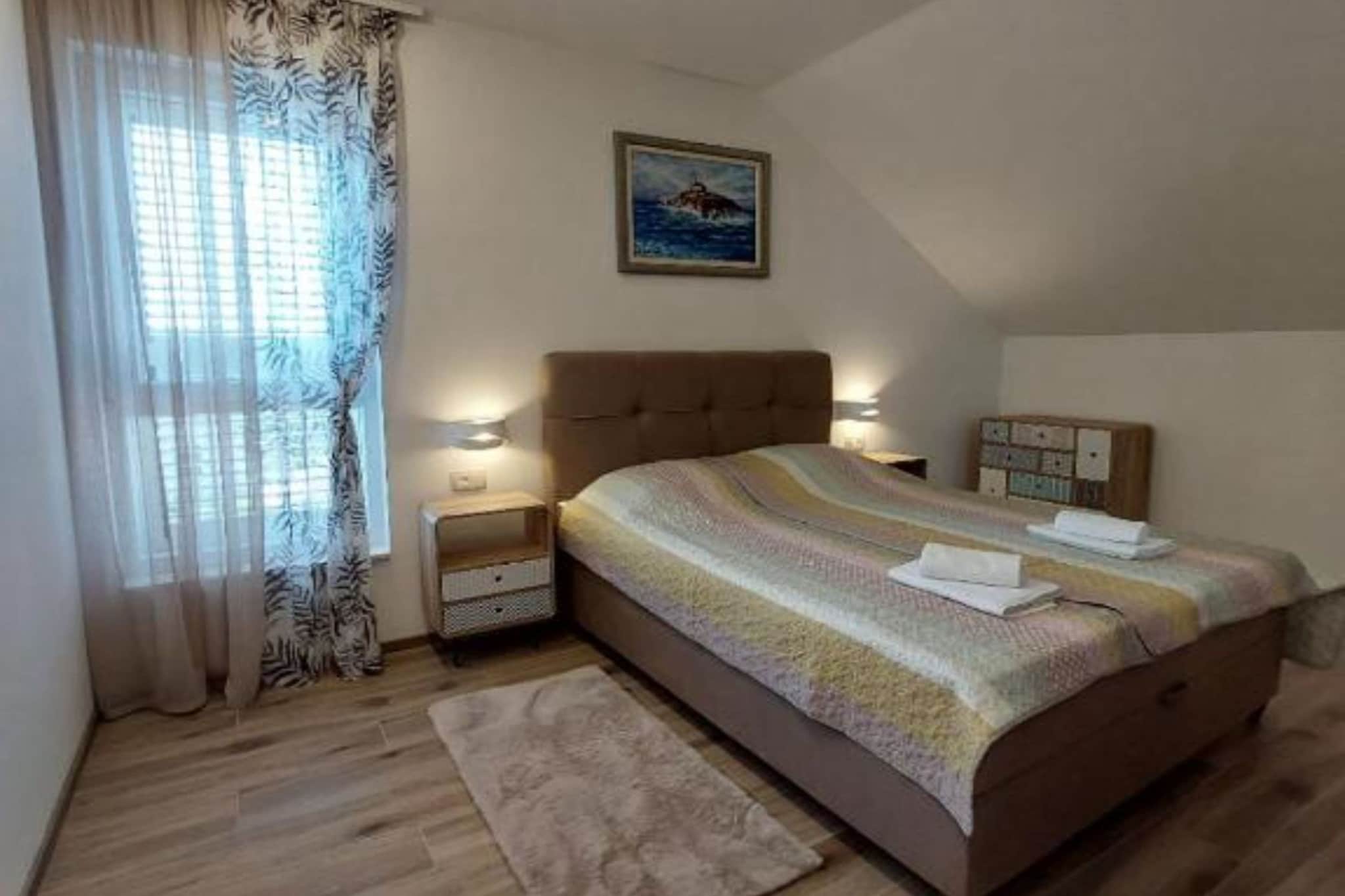Villa Tamaris - Two Bedroom Holiday Home with Terrace and Swimming pool