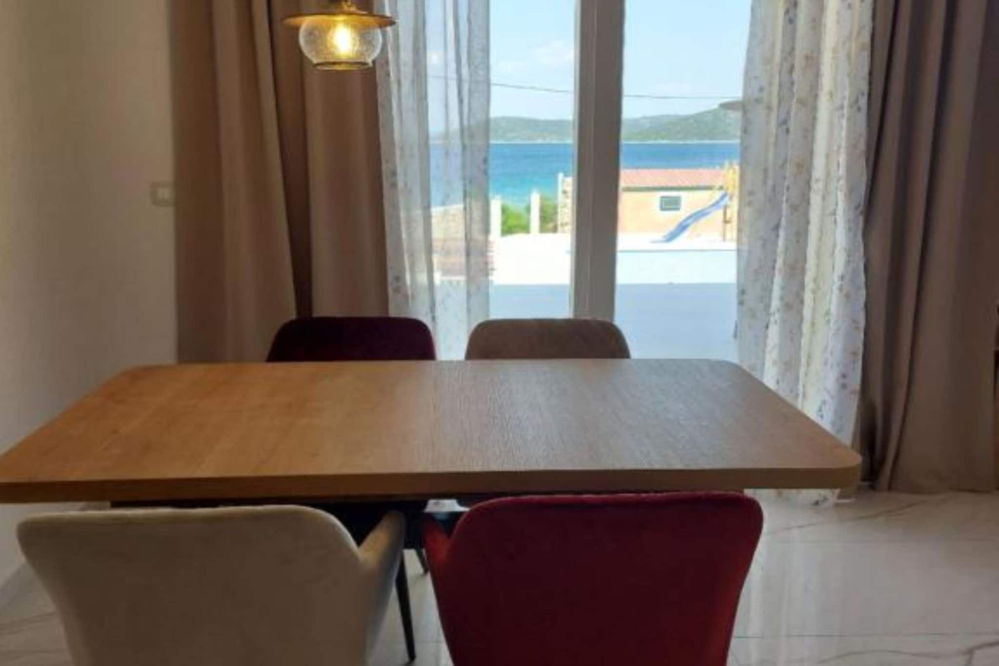 Villa Tamaris - Two Bedroom Holiday Home with Terrace and Swimming pool