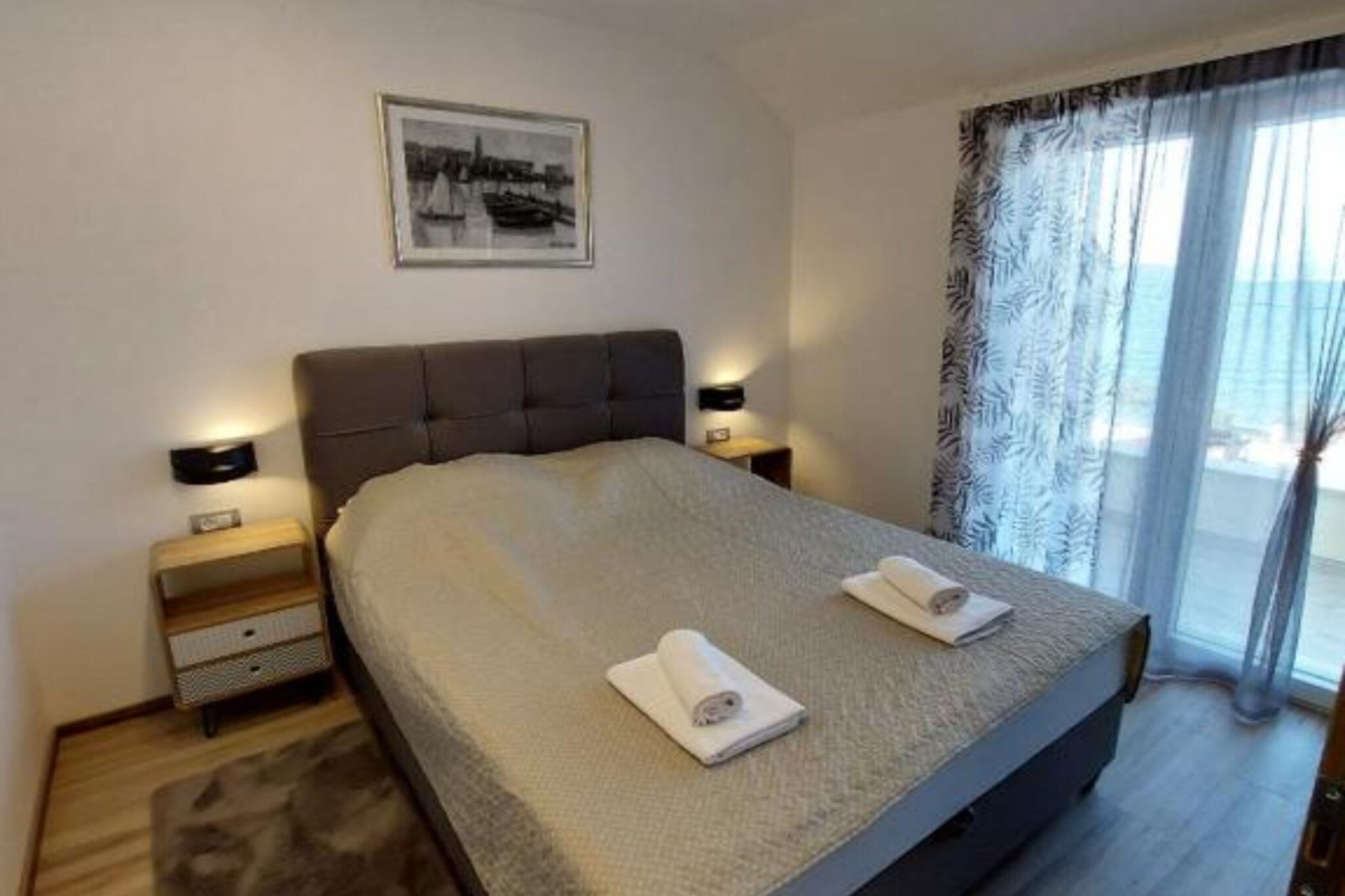 Villa Tamaris - Two Bedroom Holiday Home with Terrace and Swimming pool-Slaapkamer