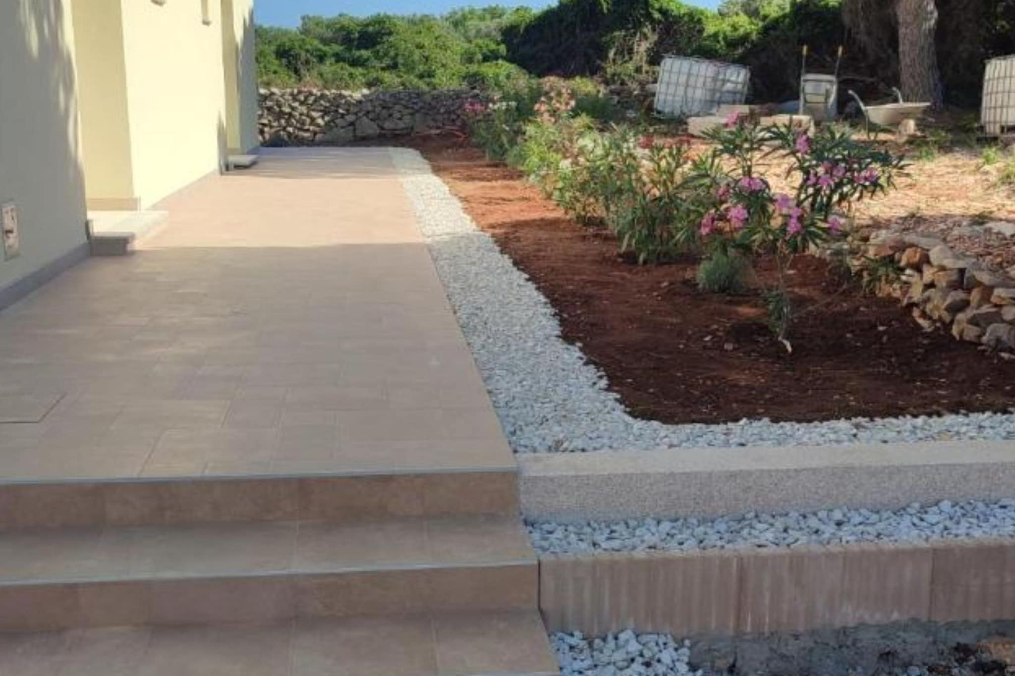 Villa Tamaris - Two Bedroom Holiday Home with Terrace and Swimming pool