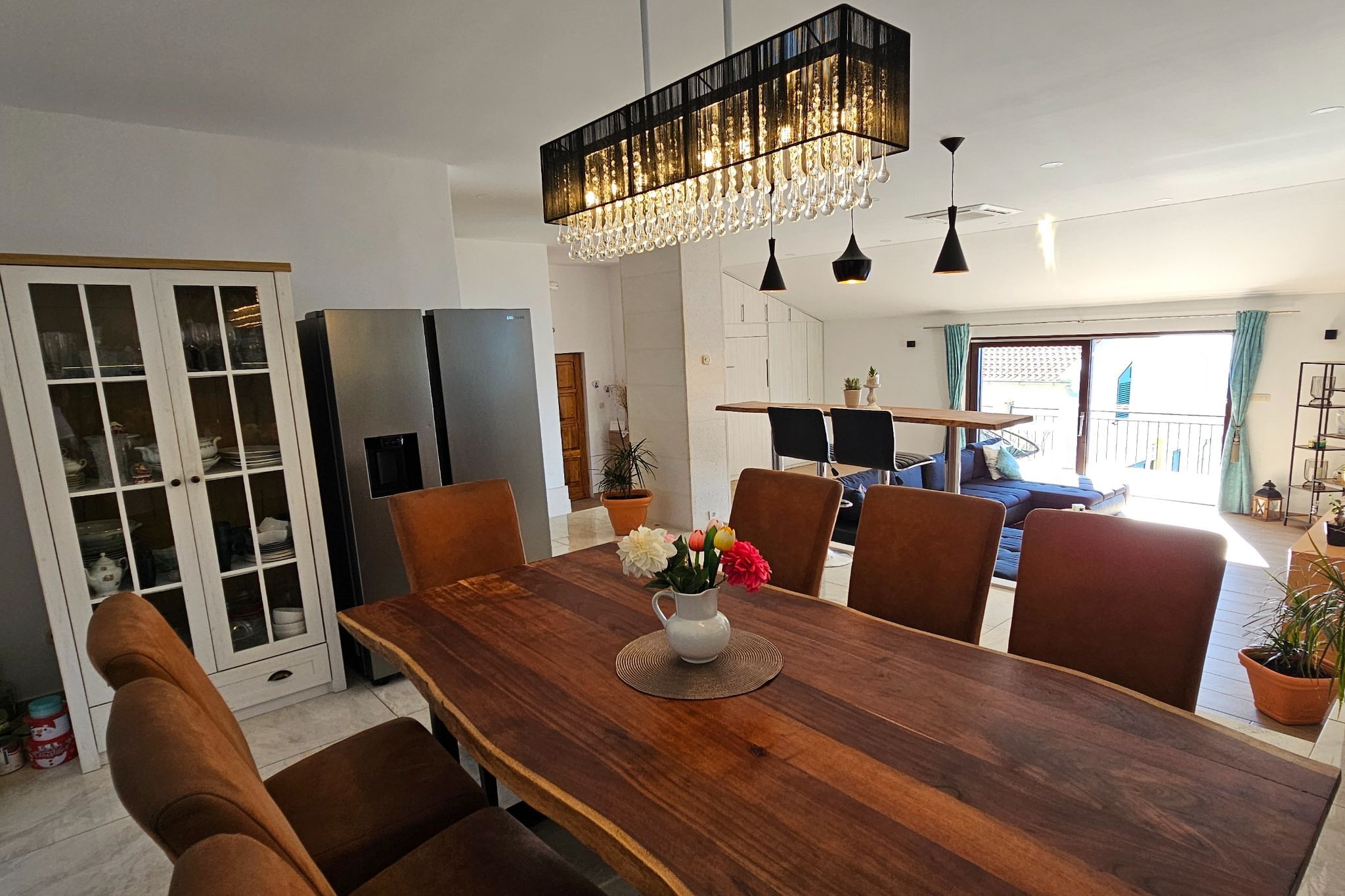 Holiday Home Sunrise - Three Bedroom Holiday Home-Eetkamer