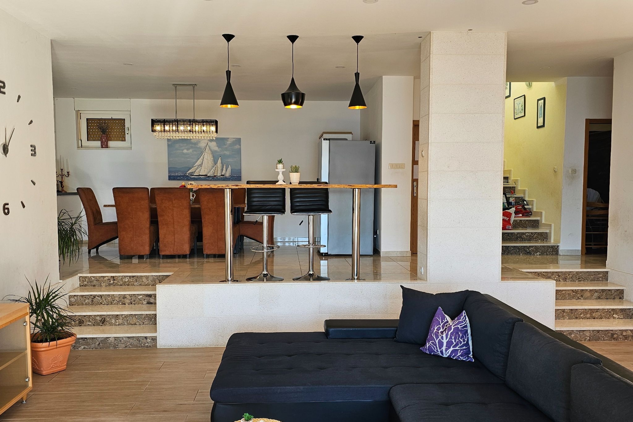 Holiday Home Sunrise - Three Bedroom Holiday Home-Woonkamer