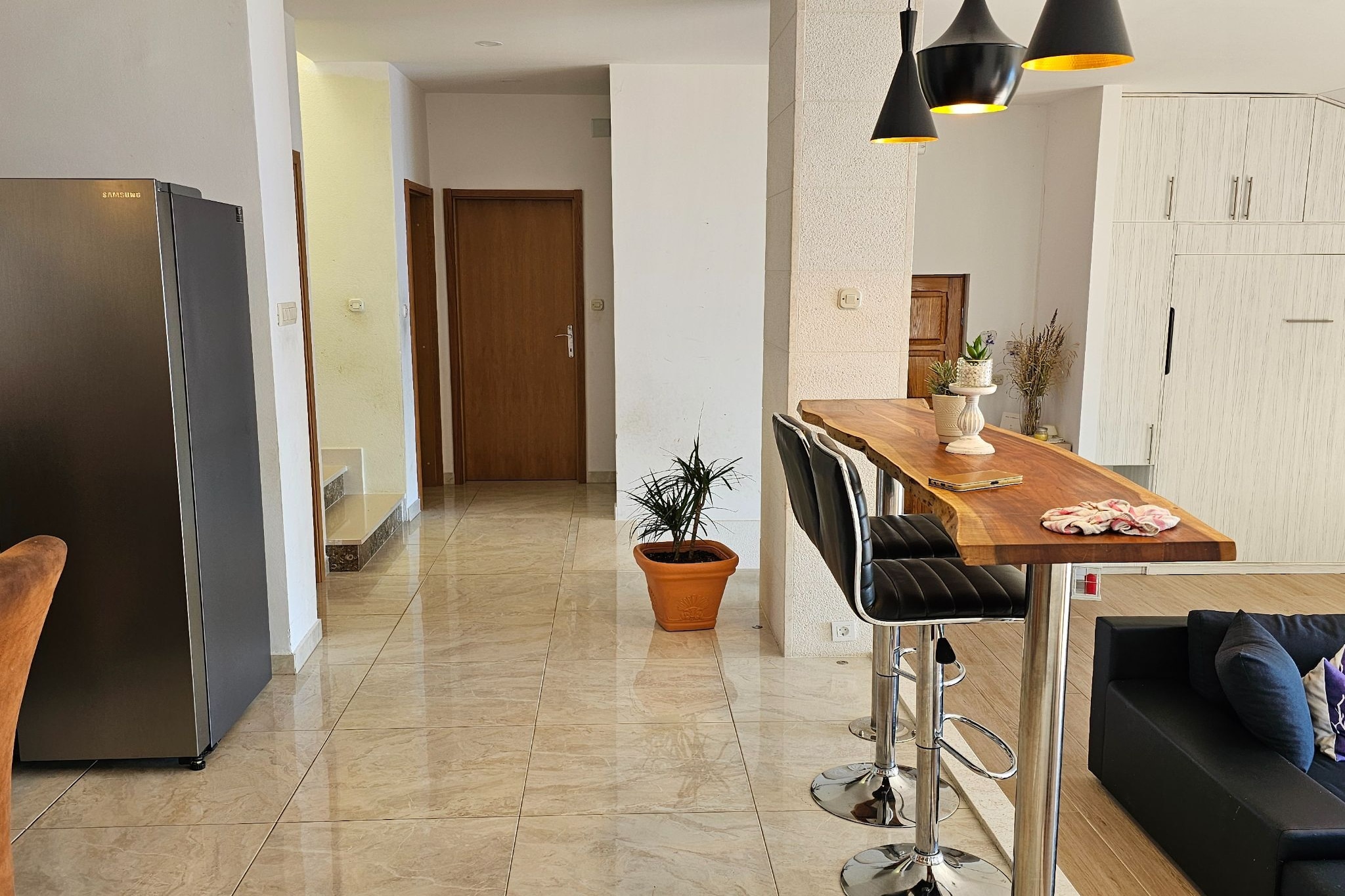 Holiday Home Sunrise - Three Bedroom Holiday Home-Eetkamer