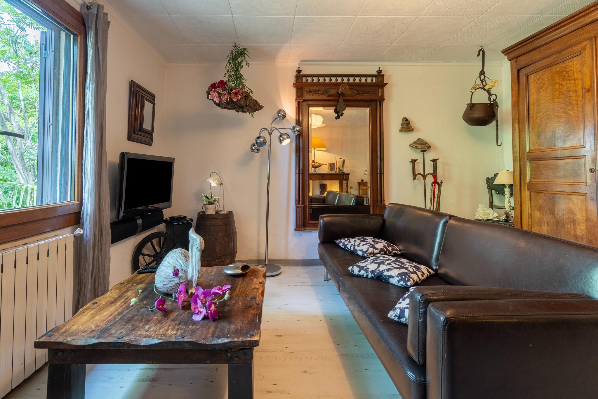 Located in a tranquil location in Laroque, this holiday home is particularly appreciated by lovers of nature, calmness, and fond of gardens. This lower house at the foot of the Cevennes has been decorated with care and exudes warmth and immediate well-being. Ideal for a couple on a romantic vacation, the holiday home has a private swimming pool where you can enjoy refreshing dips. Laroque is a fortified medieval village built on a rocky outcrop at the end of the Hérault Gorges. It is a strategic site, opening the gateway from the Languedoc plain to the Cévennes, and from the top of its keep-tower (27 m), it offers a complete circular view of the entire hinterland. The village also has a variety of shops and restaurants, a medical centre, pharmacies and even a clinic. The medieval village is a 5-minute drive away, situated on the banks of the River Hérault, where you will also find numerous restaurants overlooking the river and supplies, shops, supermarkets, as well as a typical Cévennes market on Friday mornings. You can also take a canoe trip down the Hérault. Additionally, this place is perfect for exploring the surrounding area on foot. In warm weather you will find your place on the covered terrace with barbecue and plancha, best for an evening date with your better half. Unless you prefer relaxing in the hot tub overlooking the extraordinary garden with its lush vegetation of varied species, its pond and the breathtaking view. Note: The swimming pool is not available during the low season and will be available starting from 15 April.