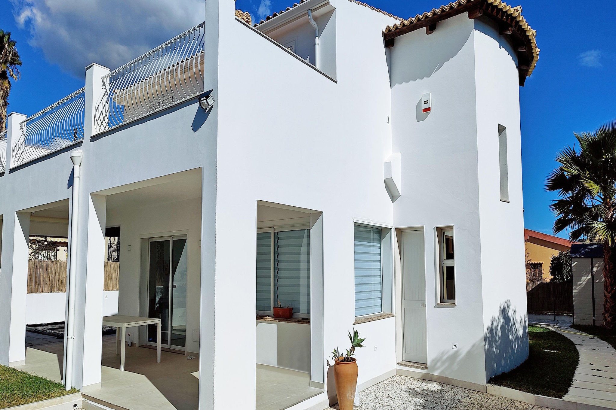 On the 1st floor: (Kitchen(single sofa bed, TV, dining table, hob(4 ring stoves, gas), coffee machine(cups), oven, microwave, fridge-freezer), bedroom(double bed, balcony, air conditioning), bedroom(single bed, double bed, balcony, air conditioning), bathroom(bathtub with shower, toilet, bidet, washing machine), terrace, garden furniture, parasol)\n\nshower(outside), garden, sun loungers, swimming pool(shared with the owner , opened from May upto and including Sep)